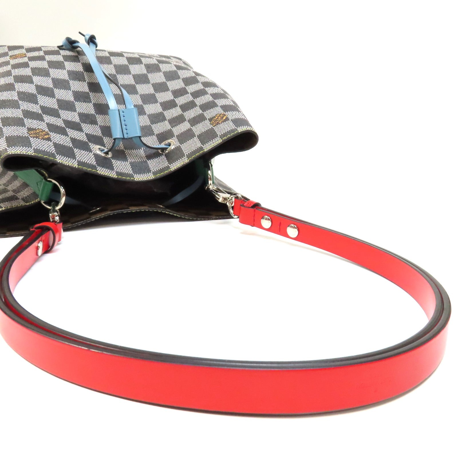 LOUIS VUITTON Damier NéoNoé MM銀扣肩背袋黑色/白色/藍色