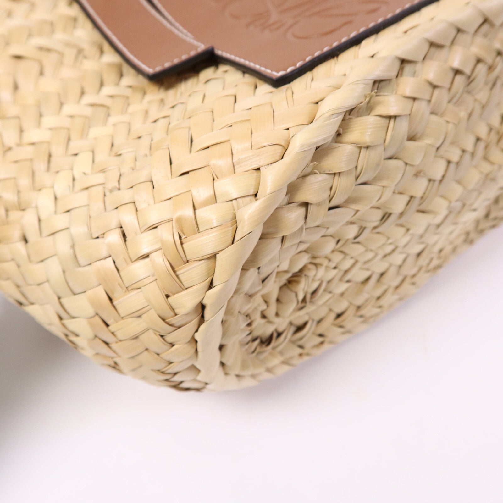 LOEWE 【激減優惠】牛皮皮革/藤料Basket Bag銀扣肩背袋