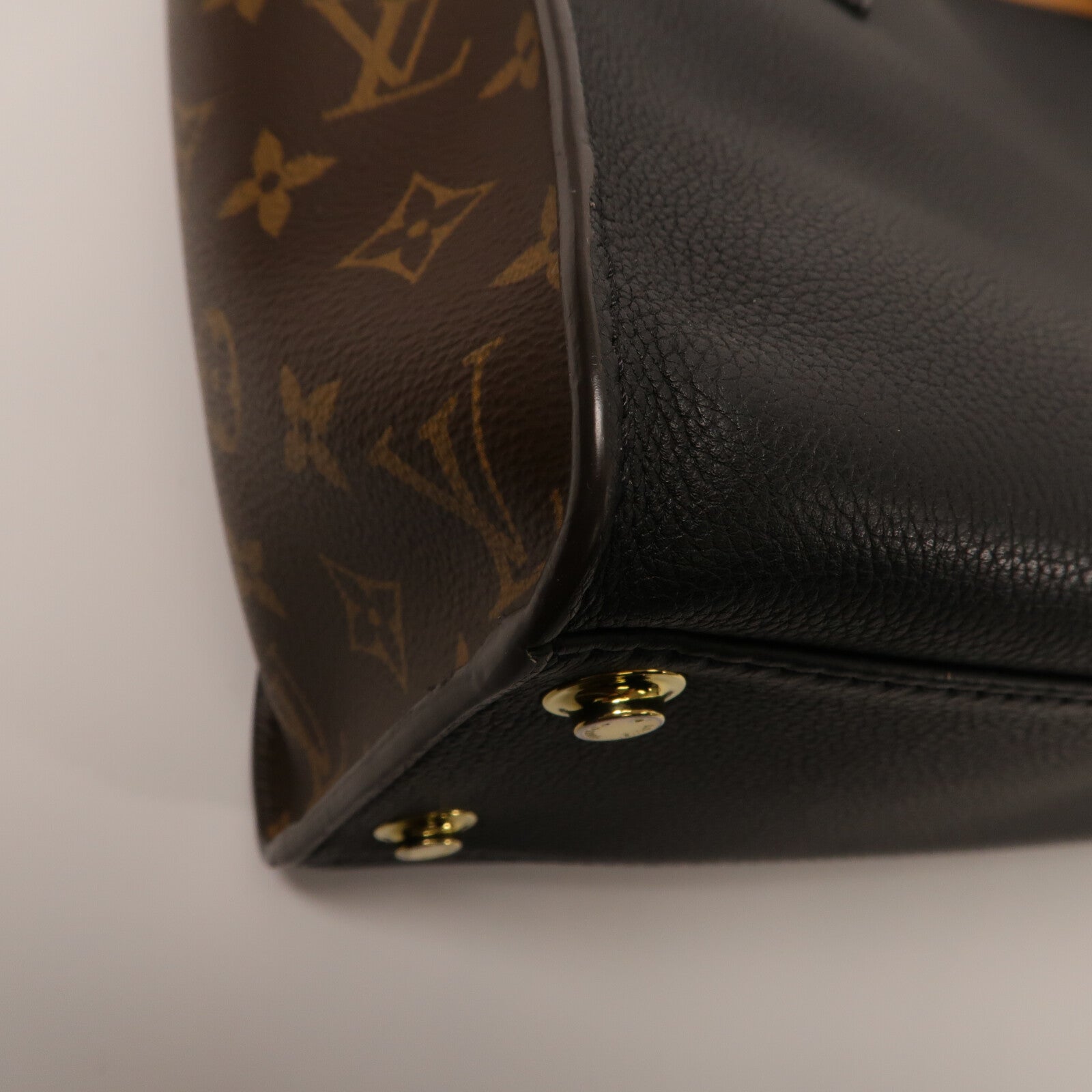 LOUIS VUITTON Monogram/牛皮皮革On My Side MM手挽肩背兩用袋