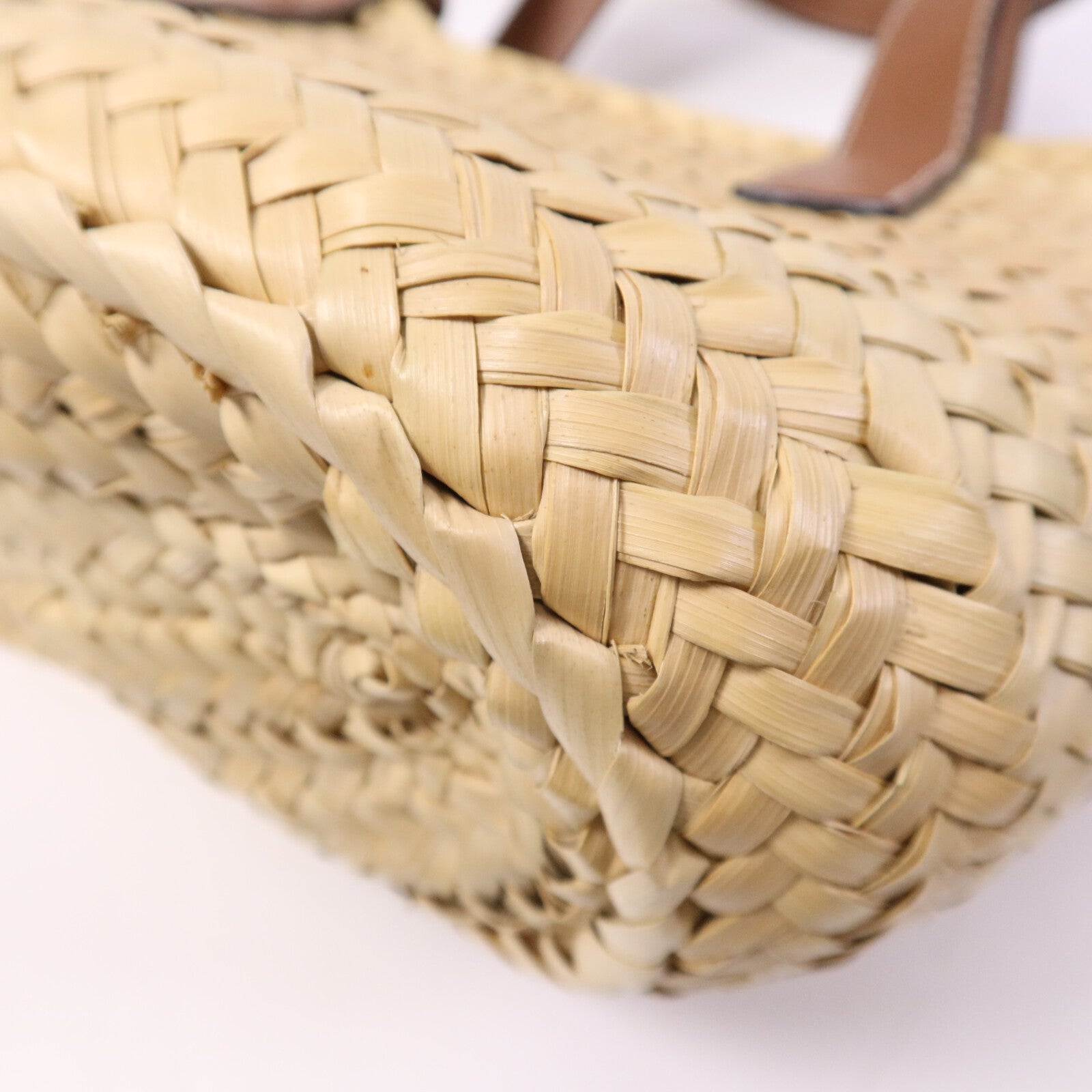 LOEWE 【激減優惠】牛皮皮革/藤料Basket Bag銀扣肩背袋