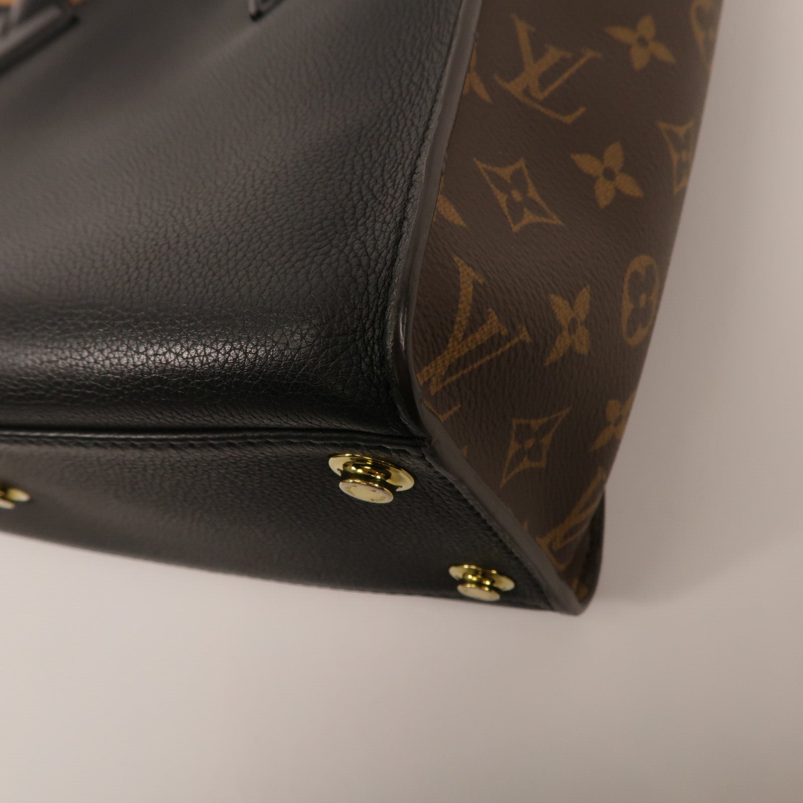 LOUIS VUITTON Monogram/牛皮皮革On My Side MM手挽肩背兩用袋