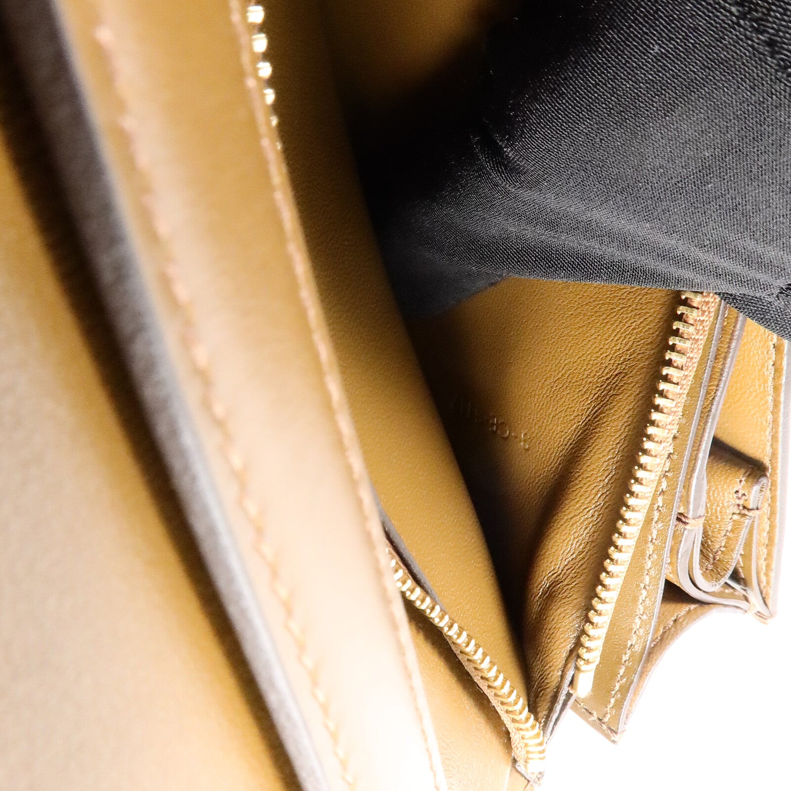 CELINE 牛皮皮革Classic Box Medium肩背袋