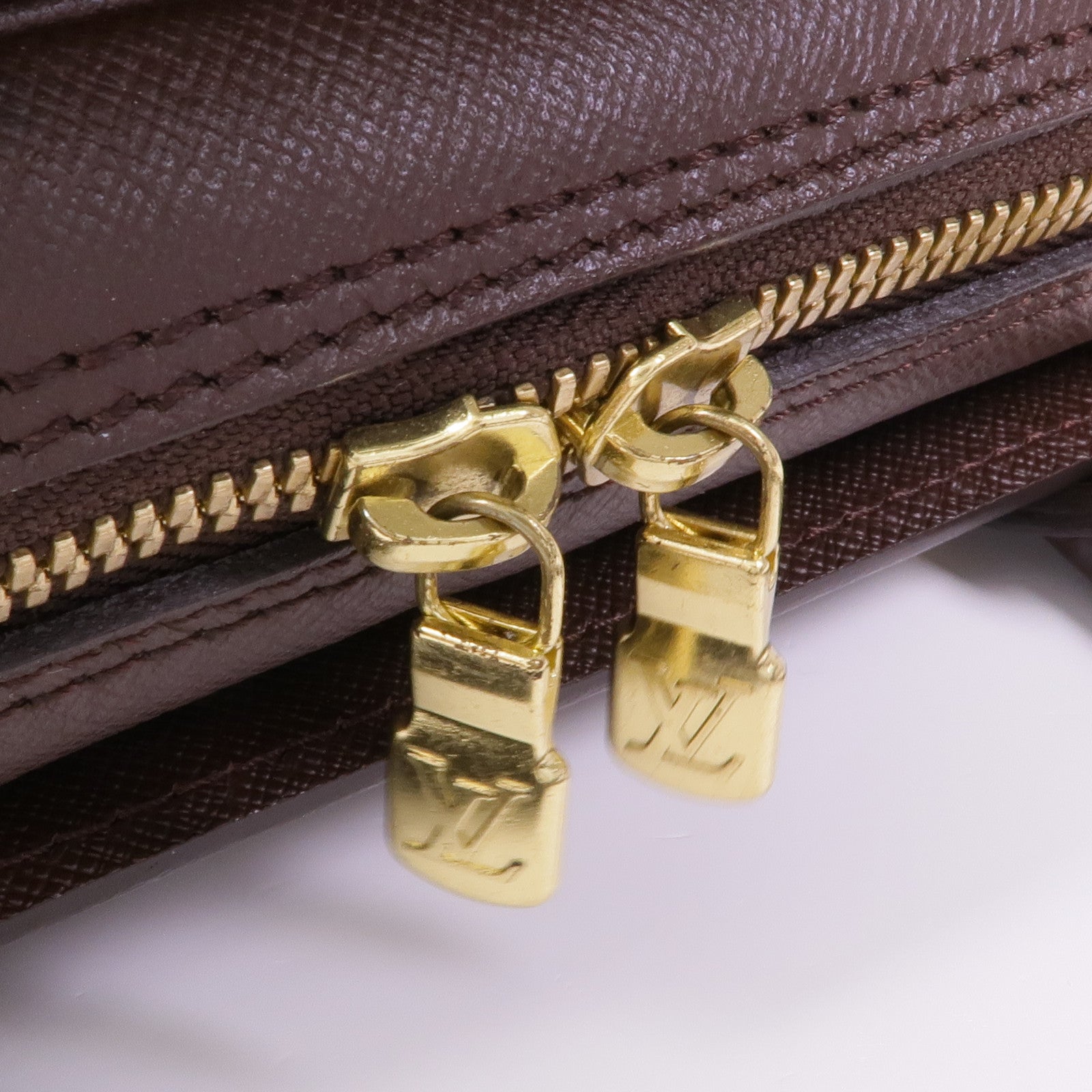 LOUIS VUITTON Damier Triana金扣手挽袋