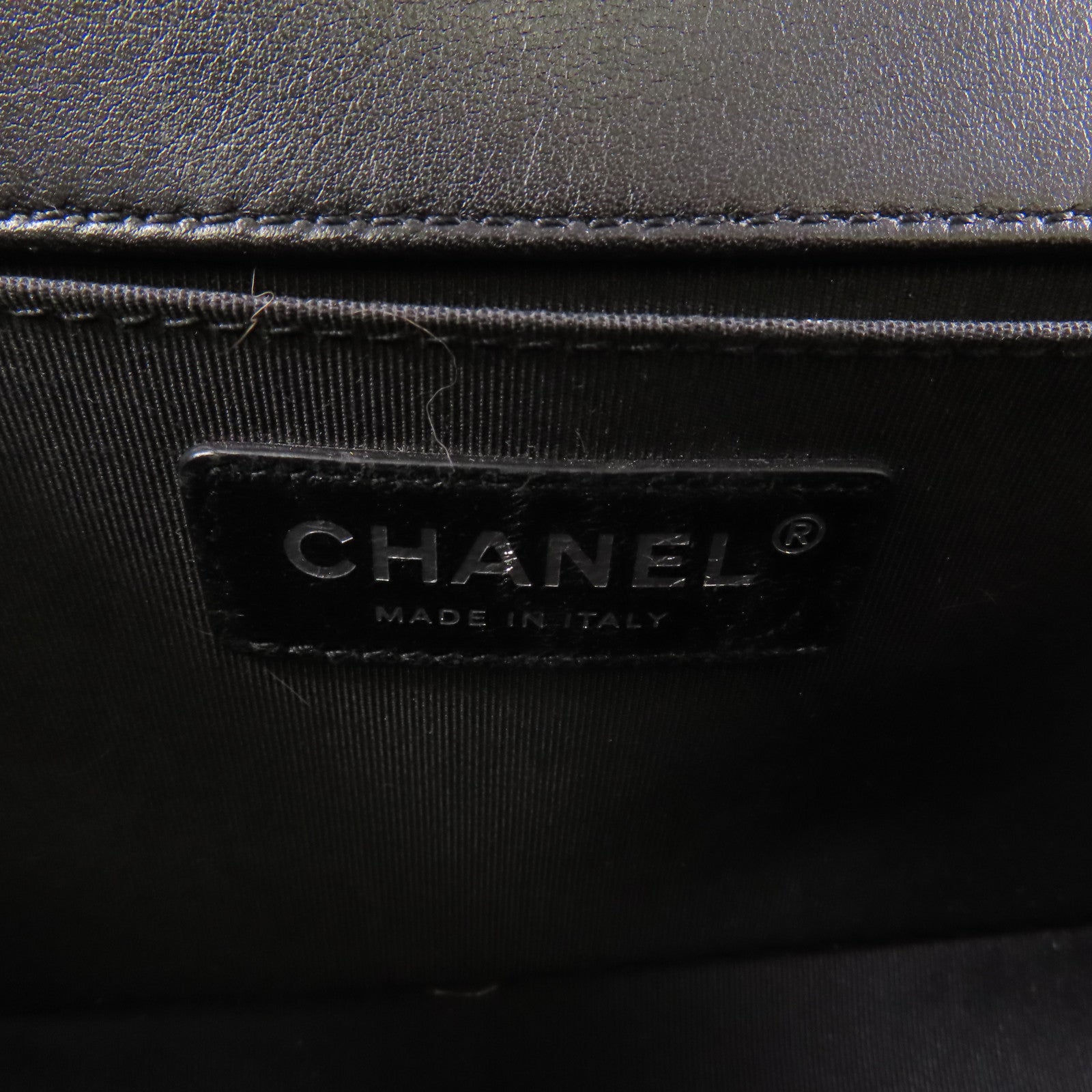 CHANEL 牛皮皮革Boy 25銀扣鏈帶肩背袋