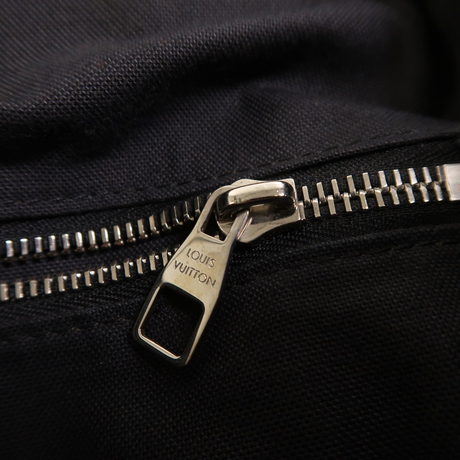 LOUIS VUITTON Monogram Macassar Christopher MM銀扣背包