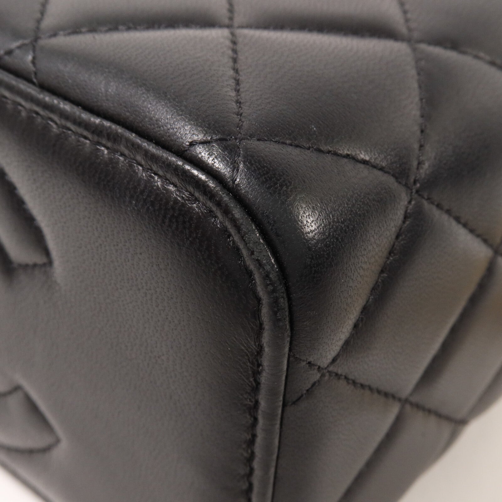 CHANEL 羊皮皮革Vanity Case鏈帶肩背袋