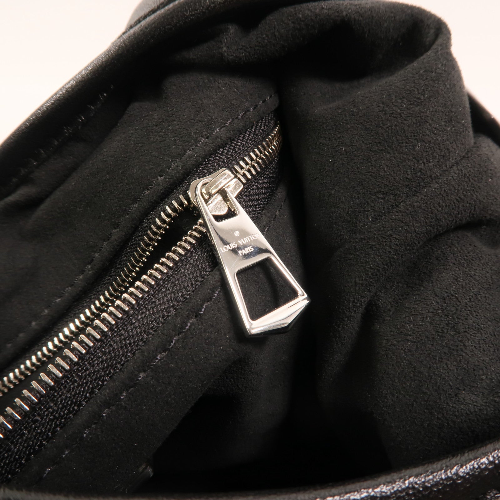 LOUIS VUITTON 牛皮皮革CarryAll Cargo Vibe PM銀扣手挽肩背兩用袋