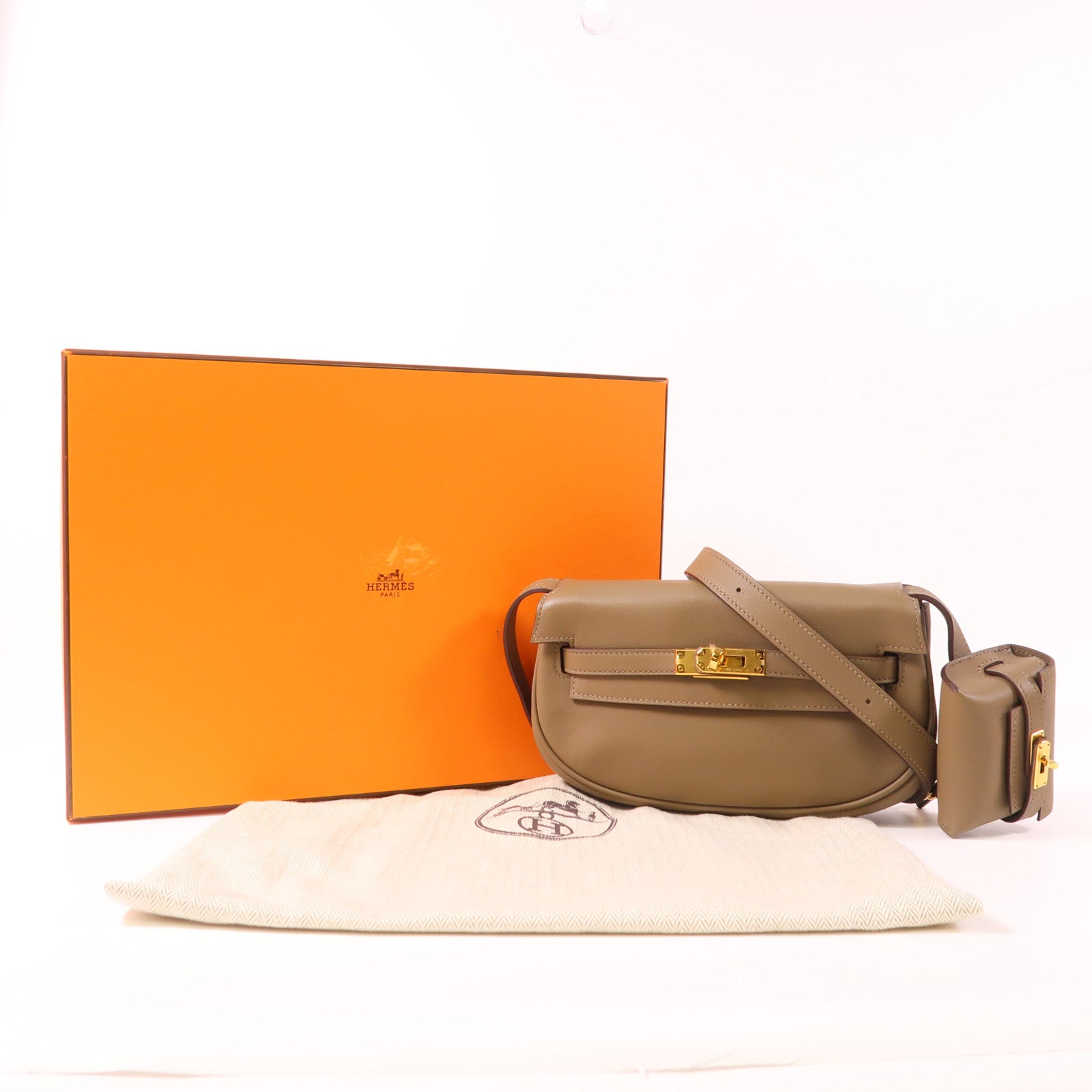 HERMES Swift皮革Kelly Moove金扣肩背袋Etoupe