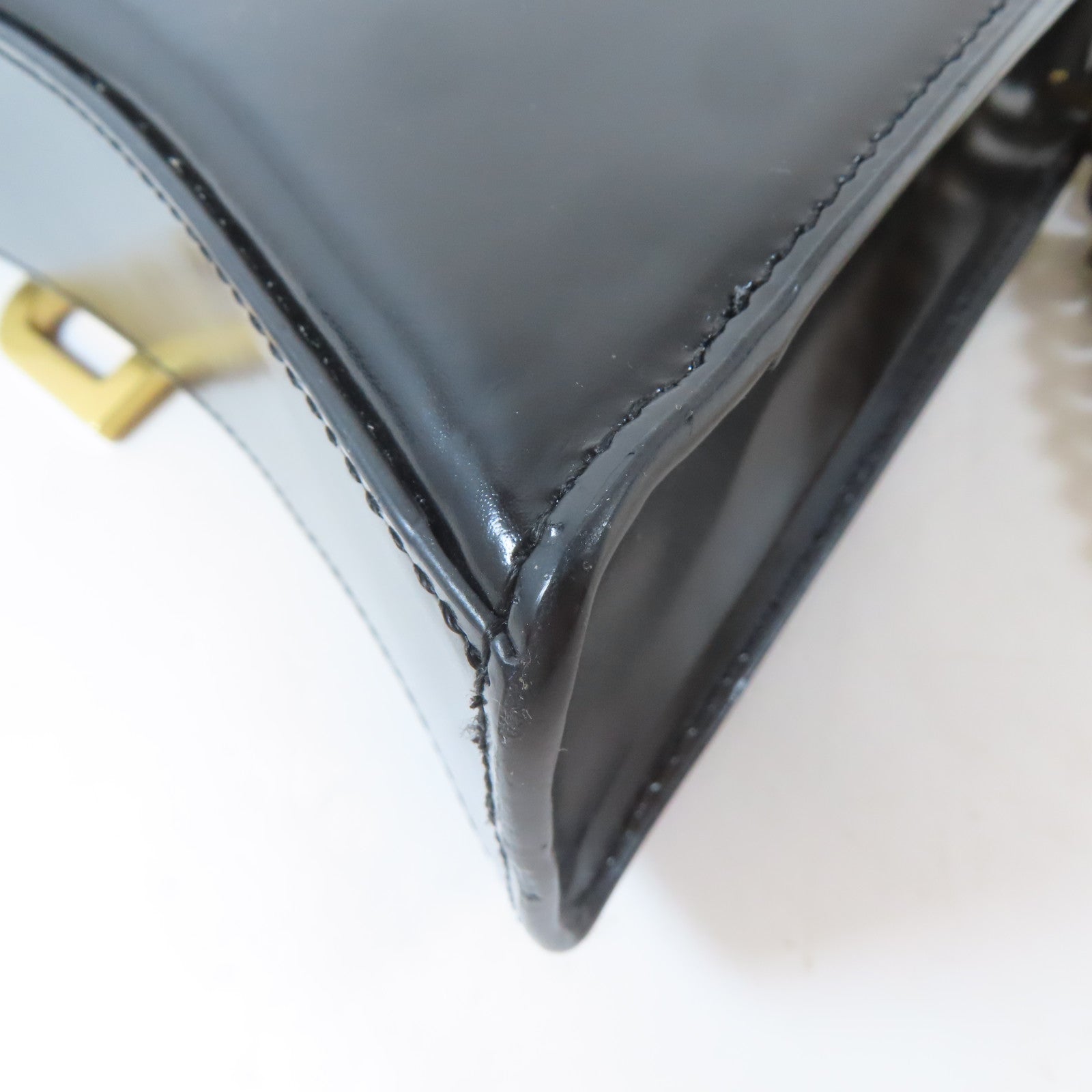 BALENCIAGA 皮革Hourglass金扣鏈帶肩背袋黑色