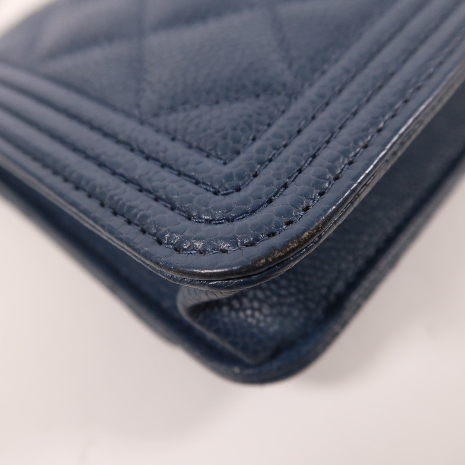 CHANEL 牛皮皮革Boy Wallet On Chain金扣鏈帶肩背袋