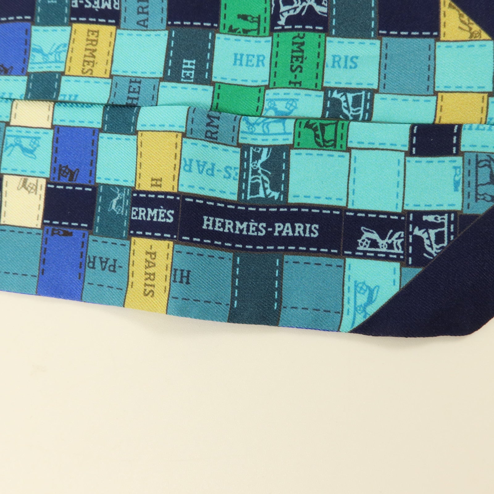 HERMES 絲質Twilly絲巾
