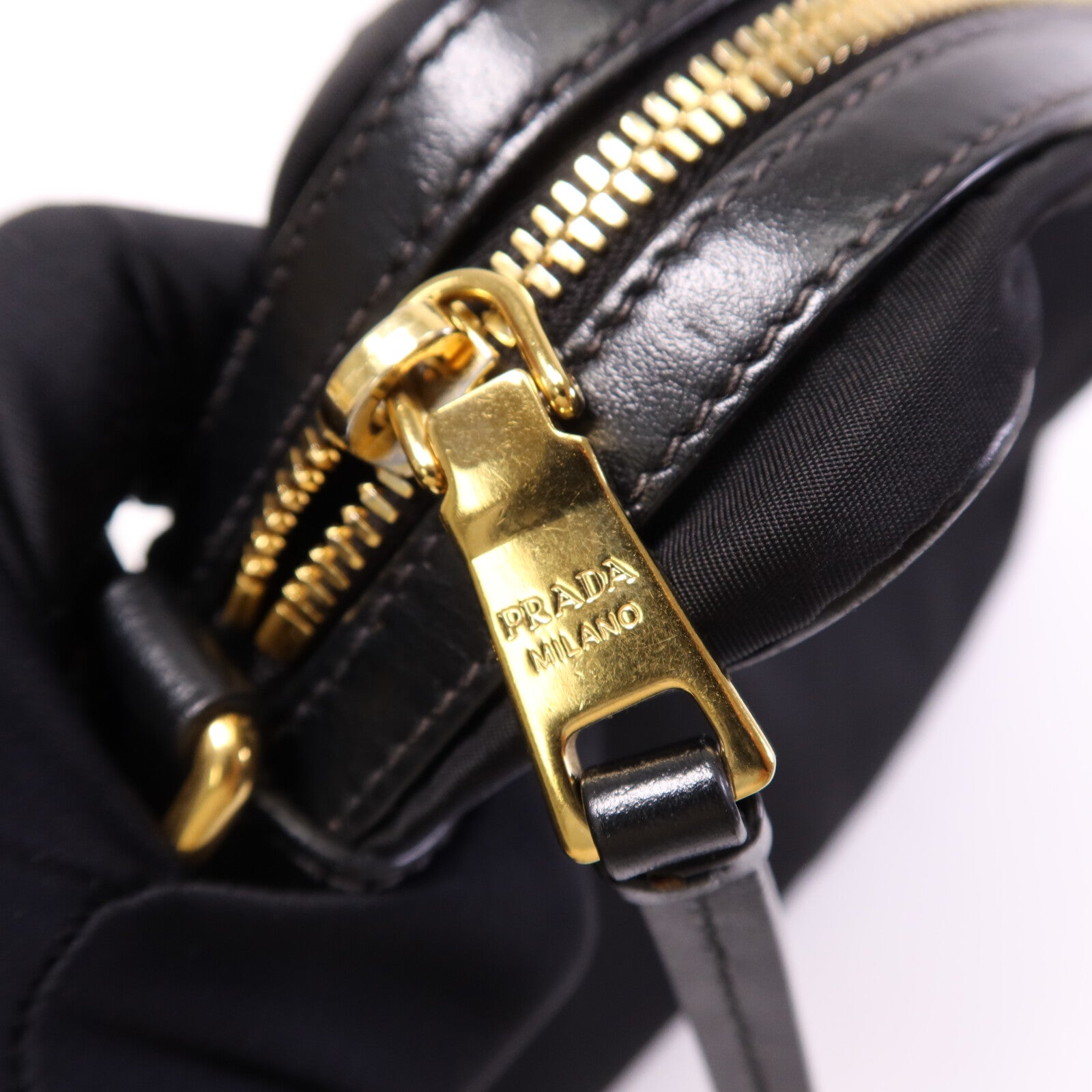 PRADA 尼龍Shoulder Bag金扣肩背袋
