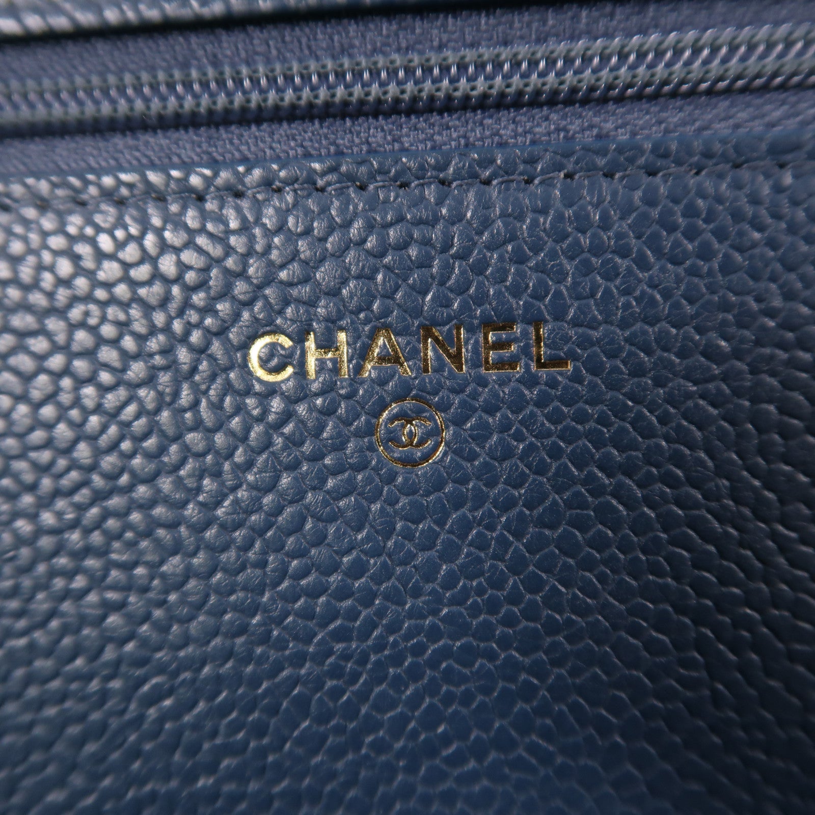CHANEL 牛皮皮革Boy Wallet On Chain金扣鏈帶肩背袋