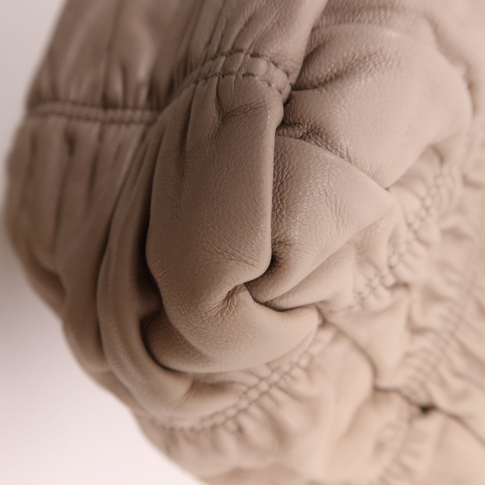 PRADA 牛皮皮革Shoulder Bag銀扣鏈帶肩背袋