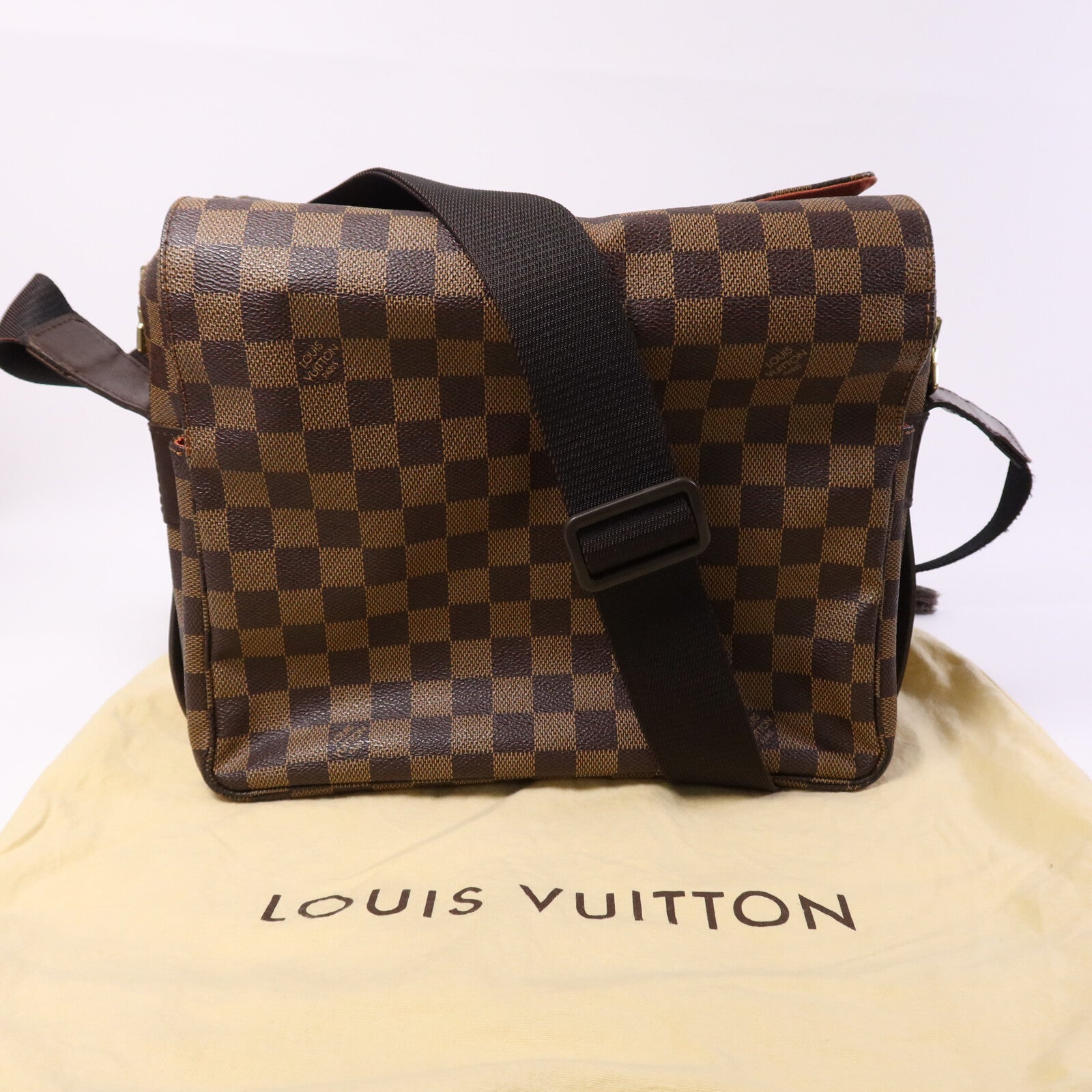 LOUIS VUITTON 【激減優惠】Damier Naviglio金扣肩背袋