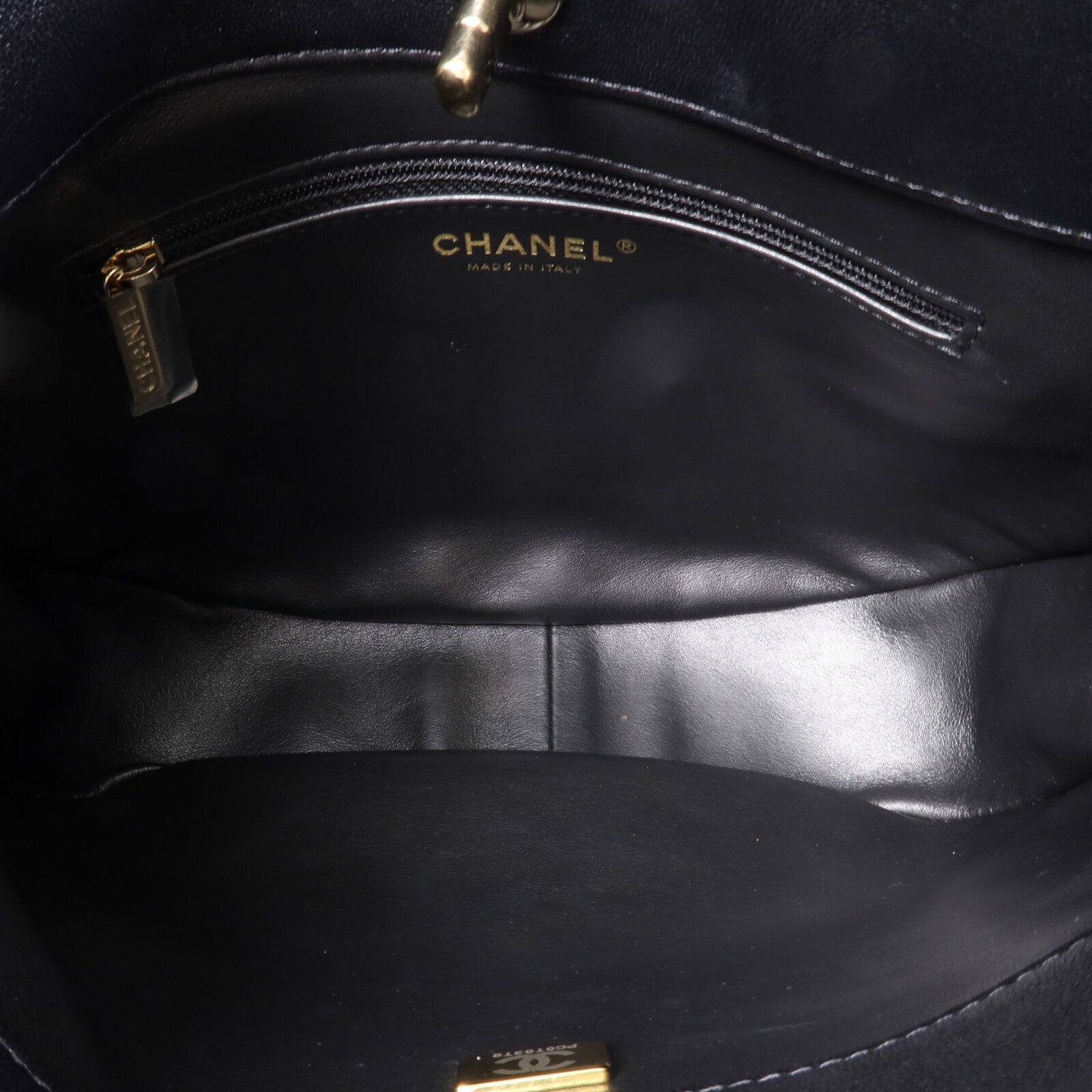 CHANEL 羊皮皮革22P Hobo肩背袋