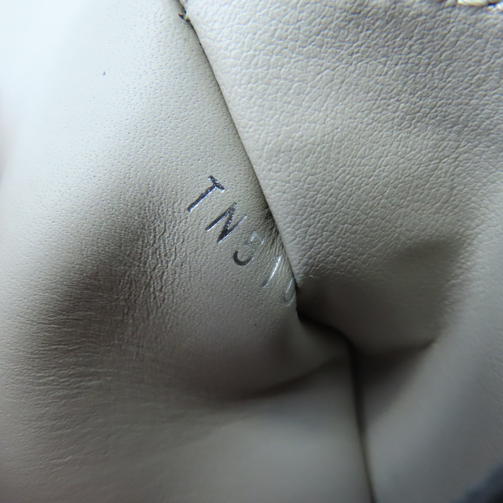 LOUIS VUITTON 【激減優惠】Mahina Portefeuille Iris Long Wallet長錢包杏色