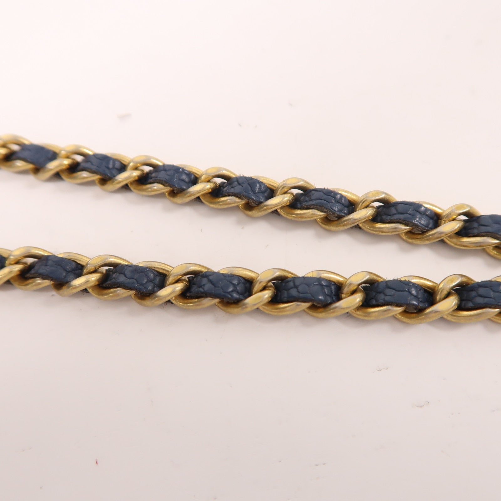 CHANEL 牛皮皮革Boy Wallet On Chain金扣鏈帶肩背袋