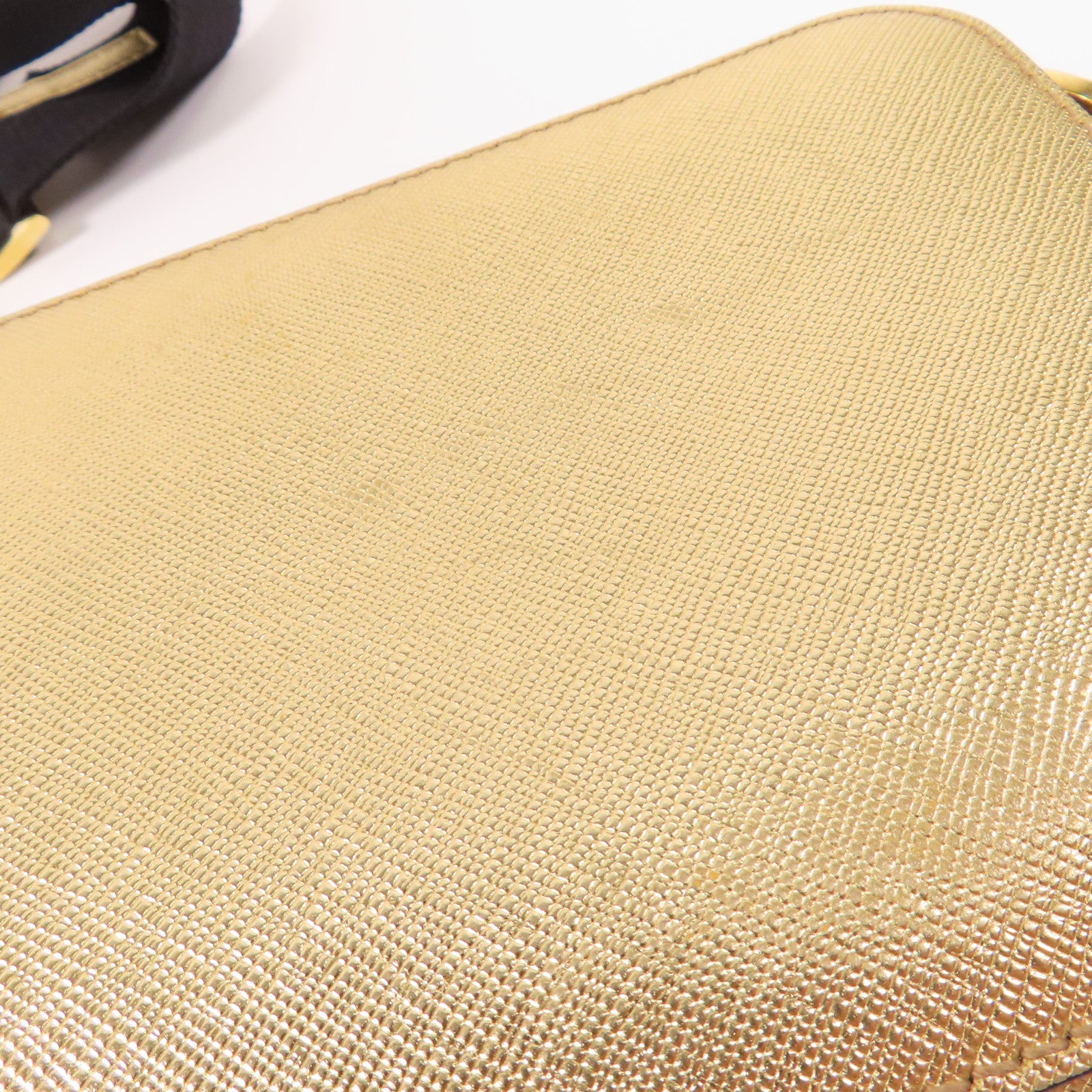 PRADA 牛皮皮革Brique Bag金扣肩背袋