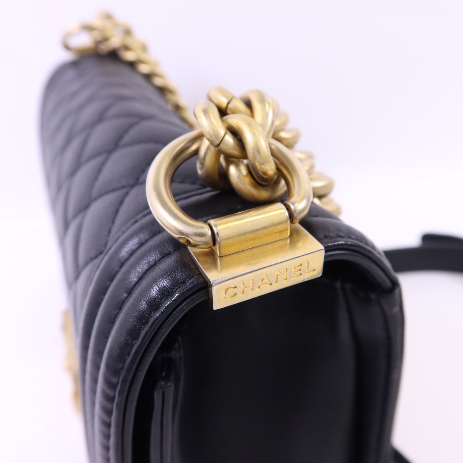CHANEL 牛皮皮革Boy 25金扣鏈帶肩背袋
