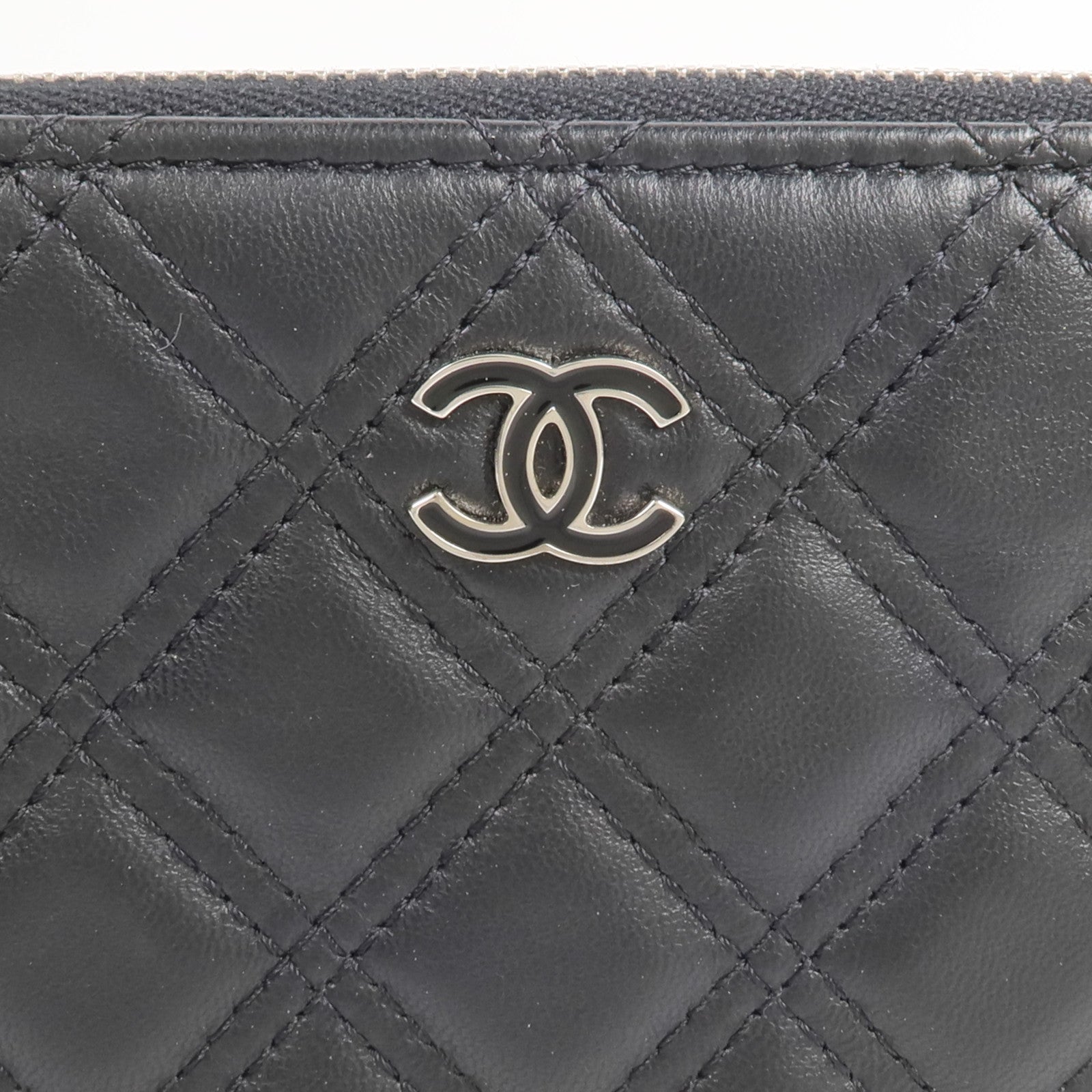 CHANEL 牛皮皮革Small Pouch小袋