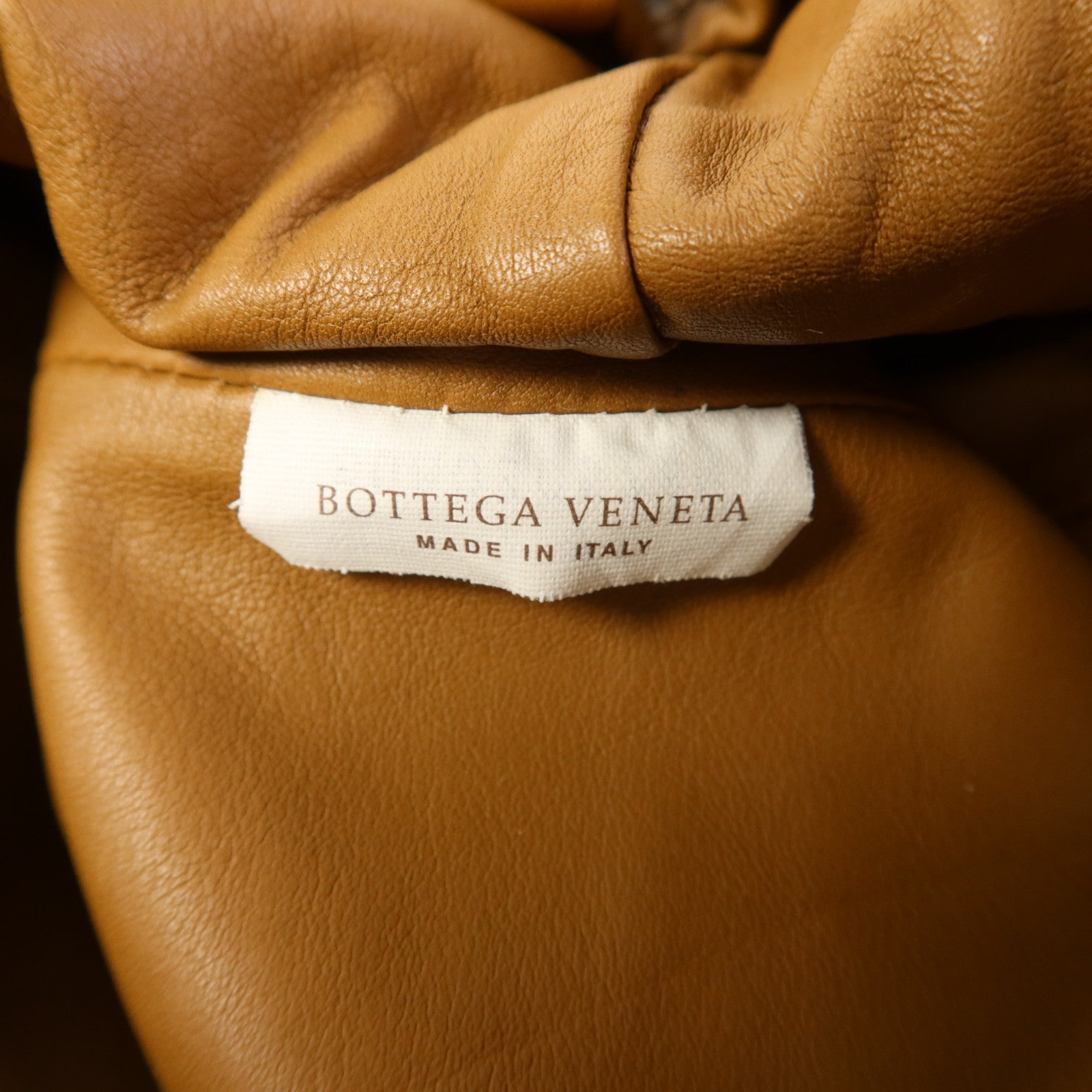 BOTTEGA VENETA 牛皮皮革Pouch Clutch Bag金扣手拿包