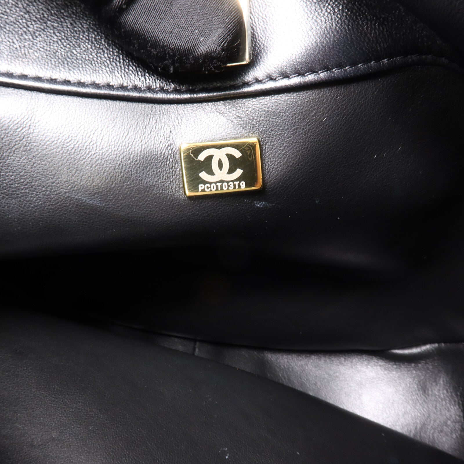 CHANEL 羊皮皮革22P Hobo肩背袋