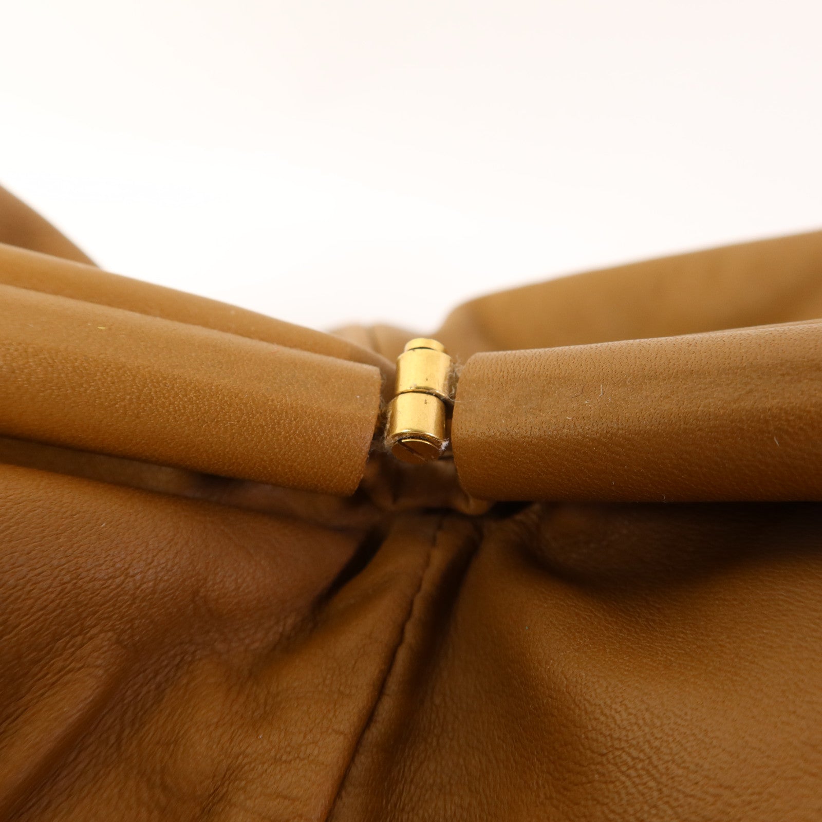 BOTTEGA VENETA 牛皮皮革Pouch Clutch Bag金扣手拿包