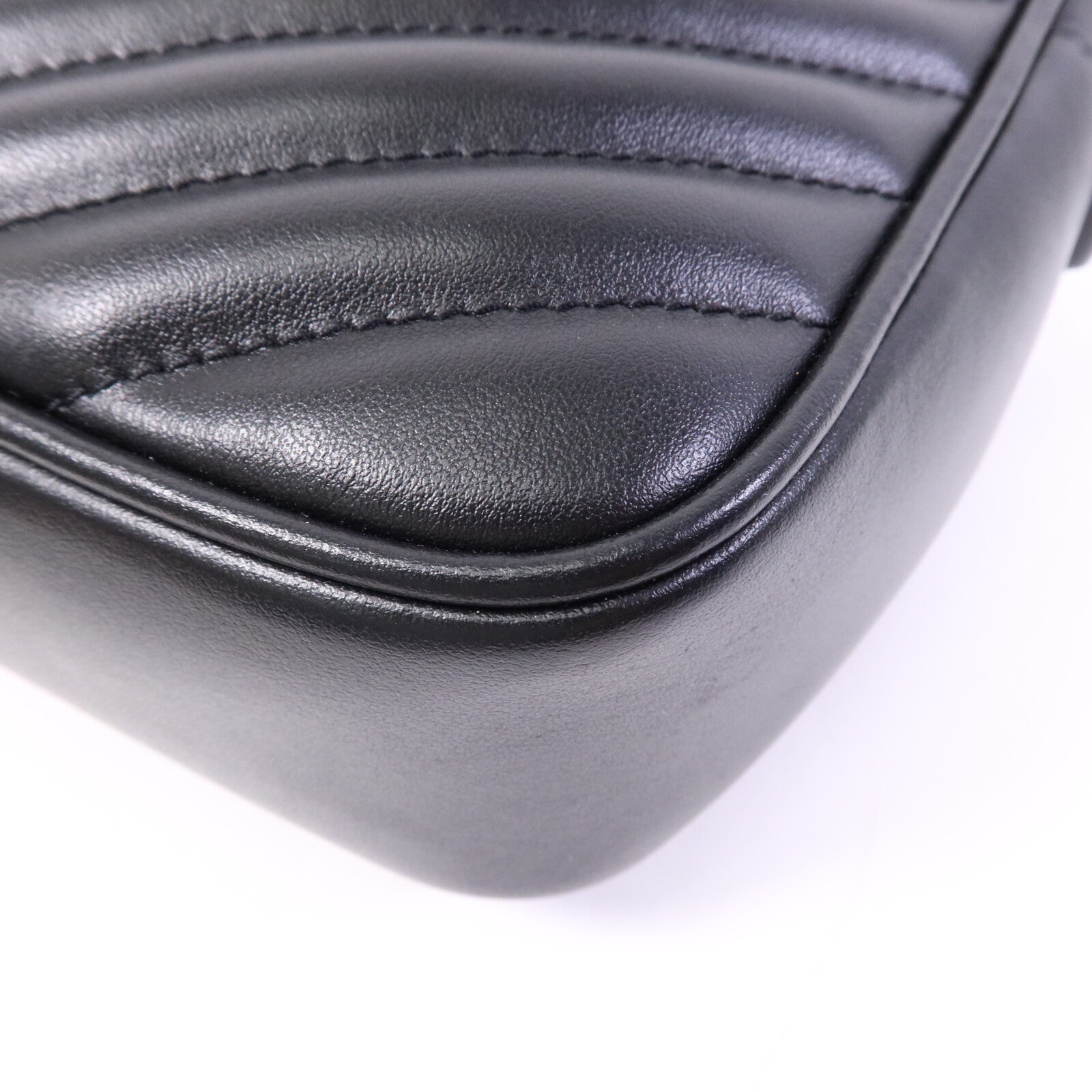 SAINT LAURENT 牛皮皮革LOU Camera Bag金扣肩背袋