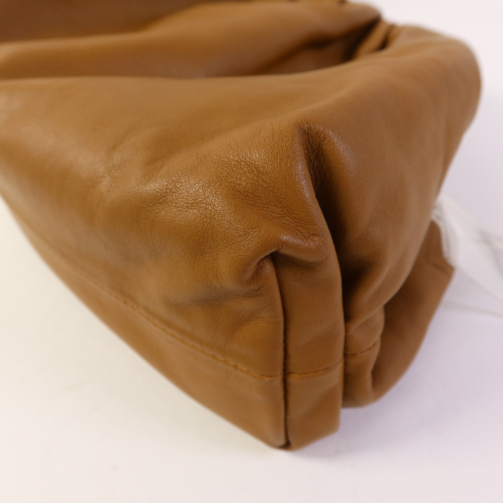 BOTTEGA VENETA 牛皮皮革Pouch Clutch Bag金扣手拿包