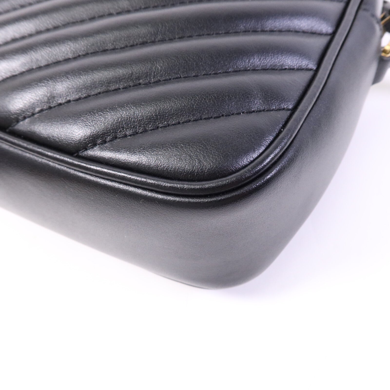 SAINT LAURENT 牛皮皮革LOU Camera Bag金扣肩背袋