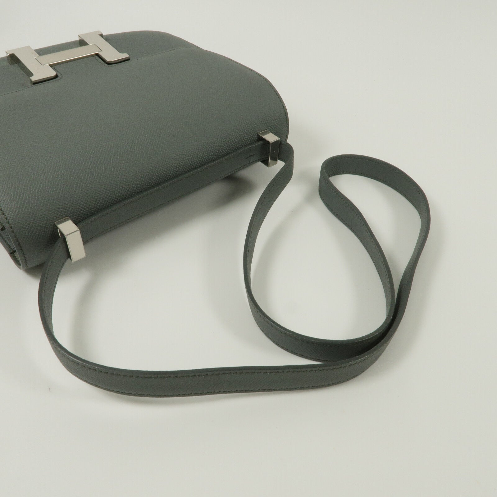 HERMES Epsom皮革Constance 24肩背袋Bleu Orage