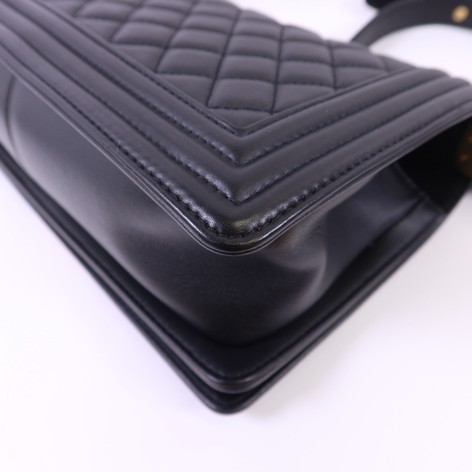 CHANEL 牛皮皮革Boy 25金扣鏈帶肩背袋
