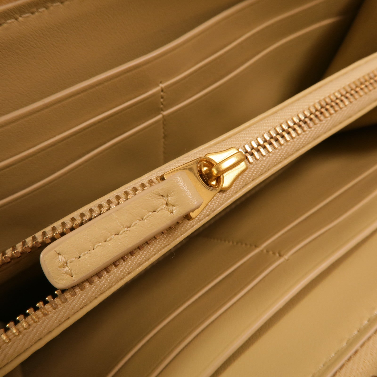 BOTTEGA VENETA 羊皮皮革Zipper Long Wallet長錢包