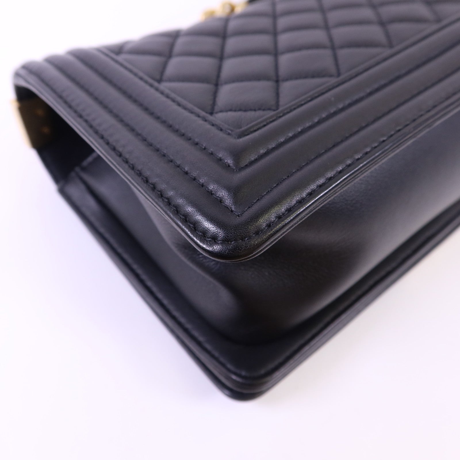 CHANEL 牛皮皮革Boy 25金扣鏈帶肩背袋