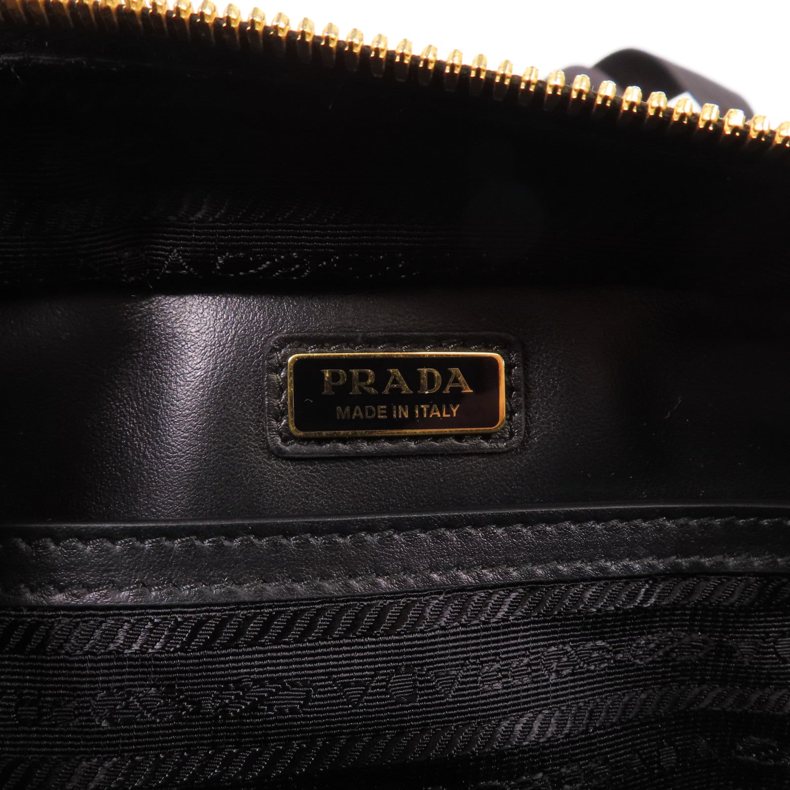 PRADA 【激減優惠】牛皮皮革Brique Bag金扣肩背袋