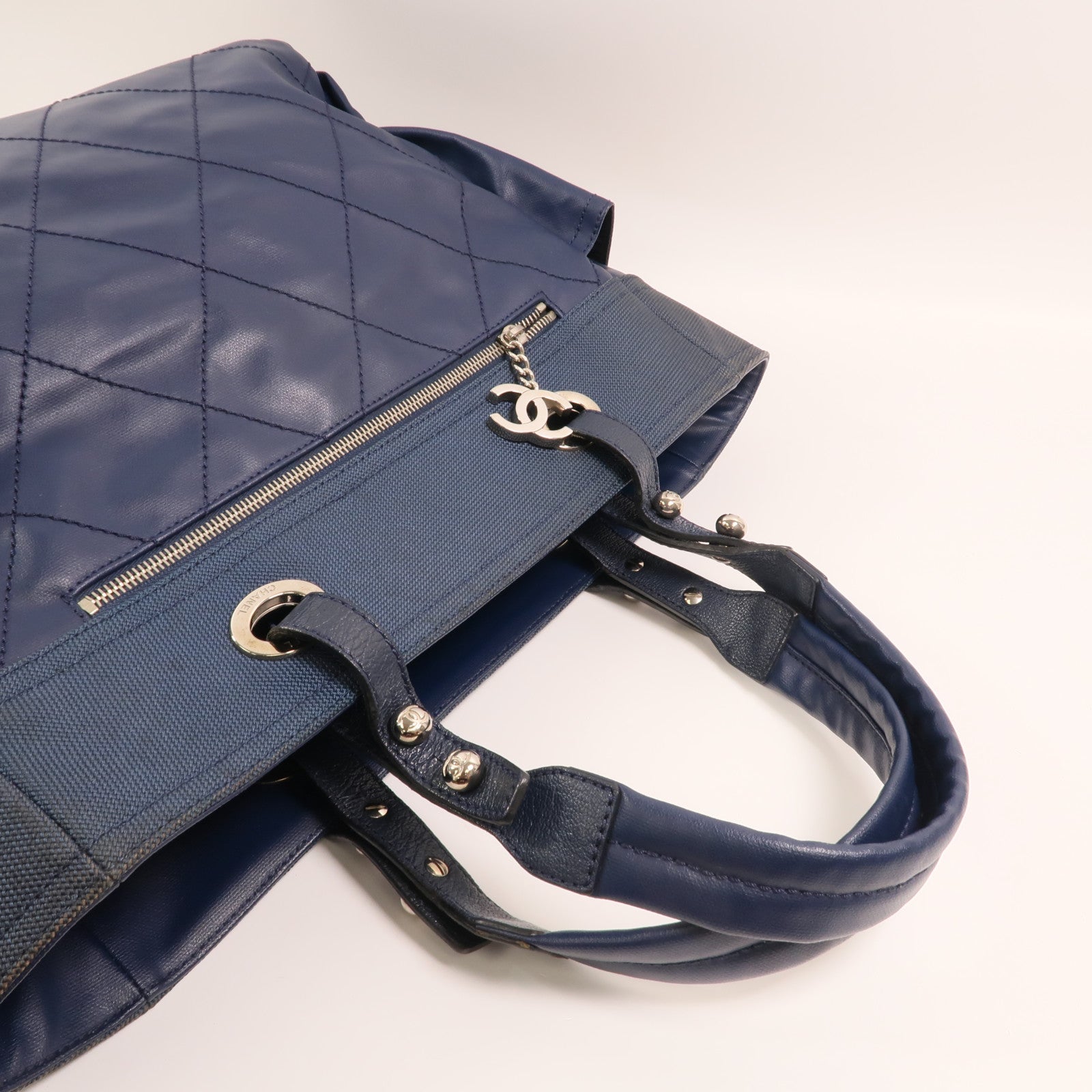 CHANEL 塗層帆布Paris Biarritz Tote銀扣手挽袋