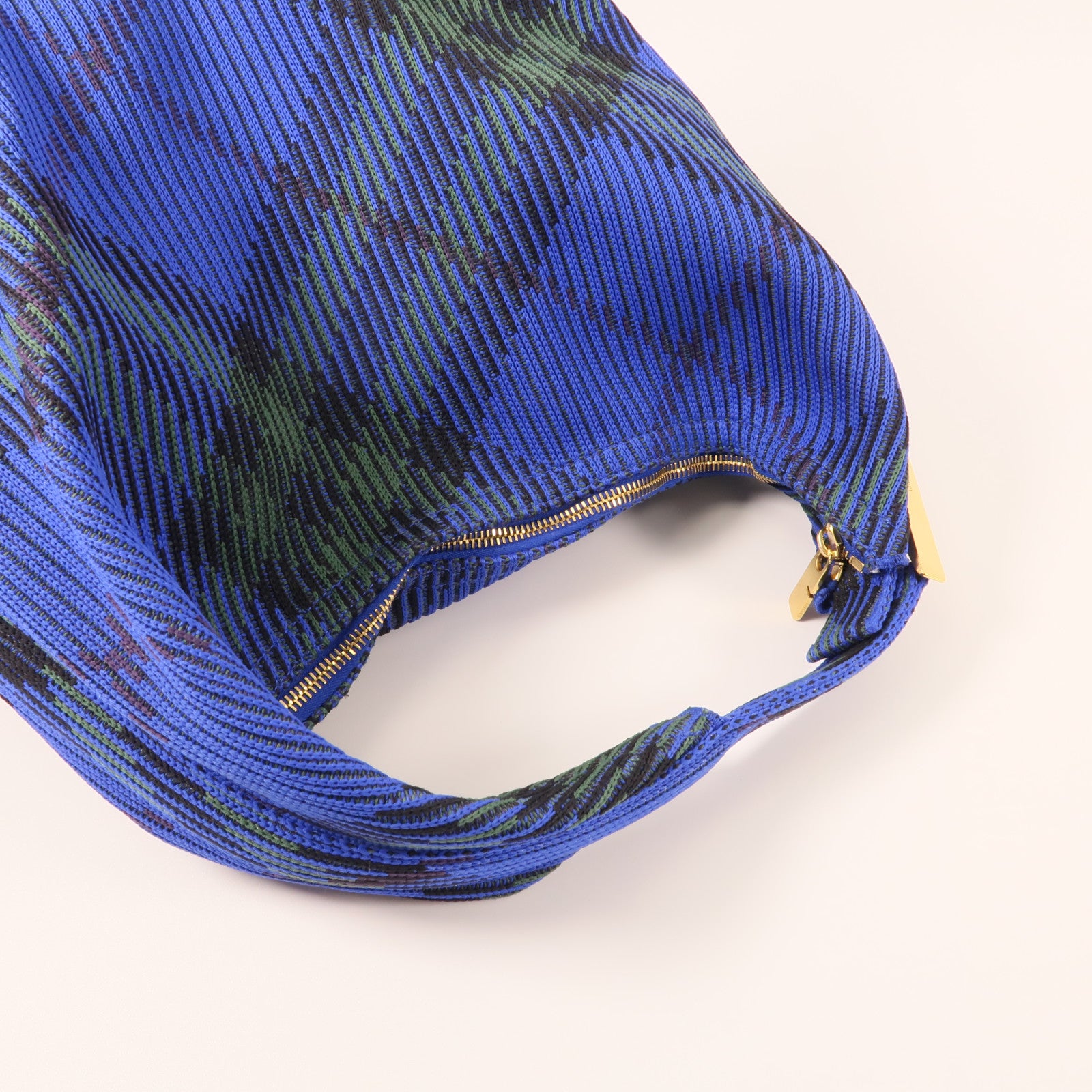 BURBERRY 帆布Peg Duffle Bag Medium金扣肩背袋