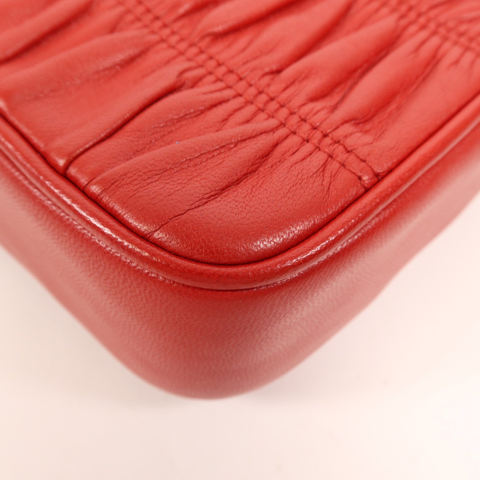 PRADA 牛皮皮革Chain Shoulder銀扣肩背袋