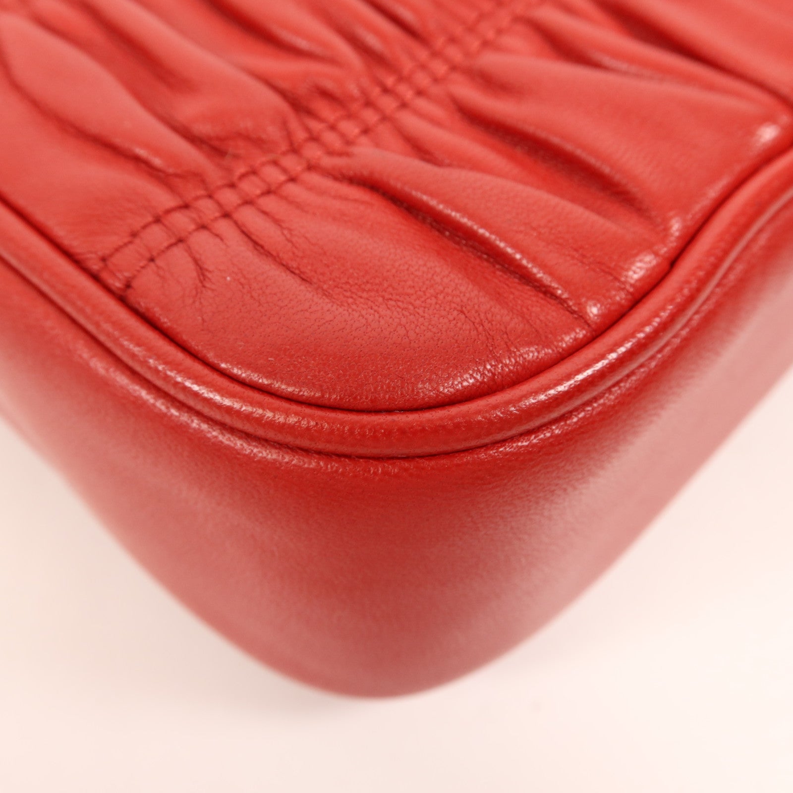 PRADA 牛皮皮革Chain Shoulder銀扣肩背袋