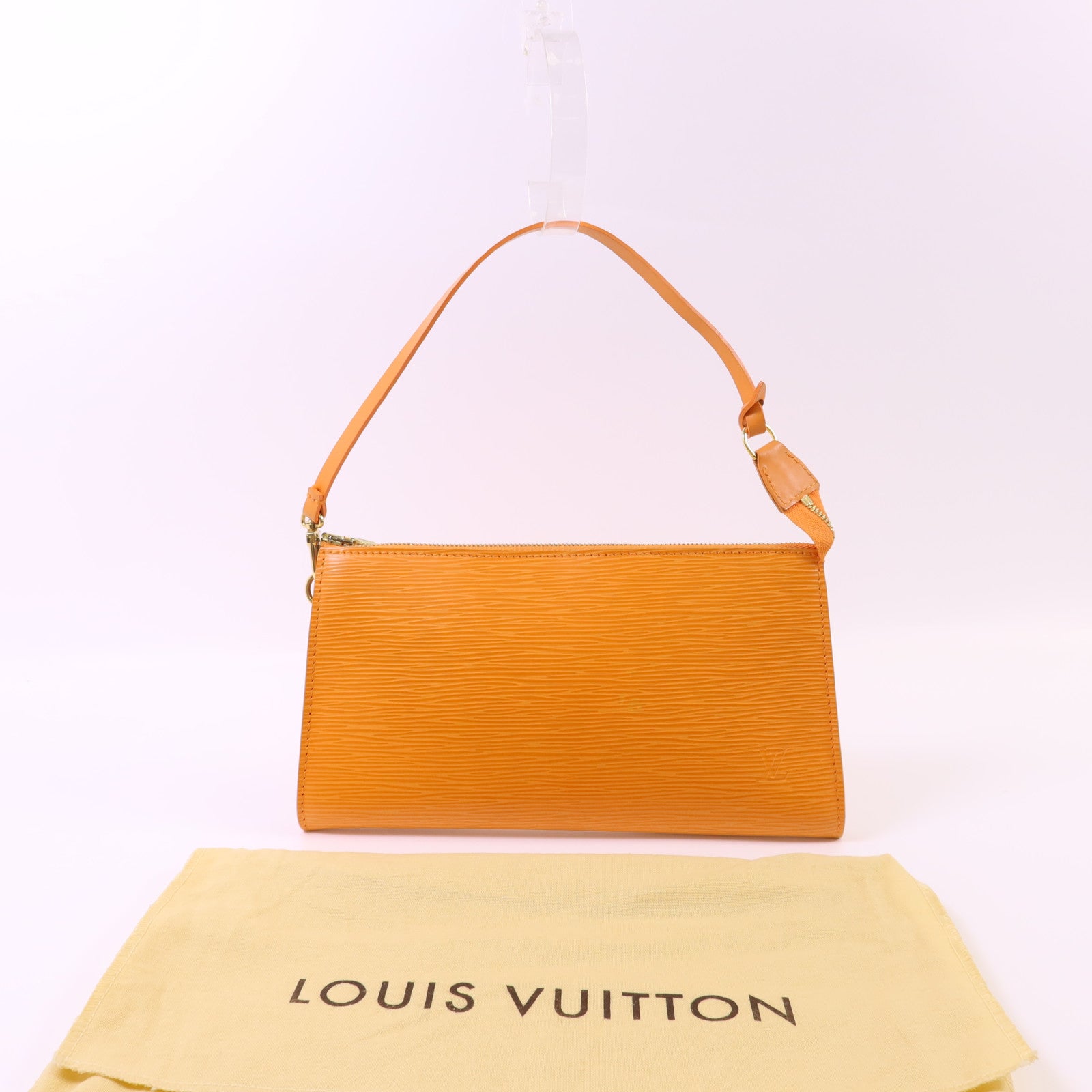LOUIS VUITTON Epi Pochette Accessoires金扣肩背袋