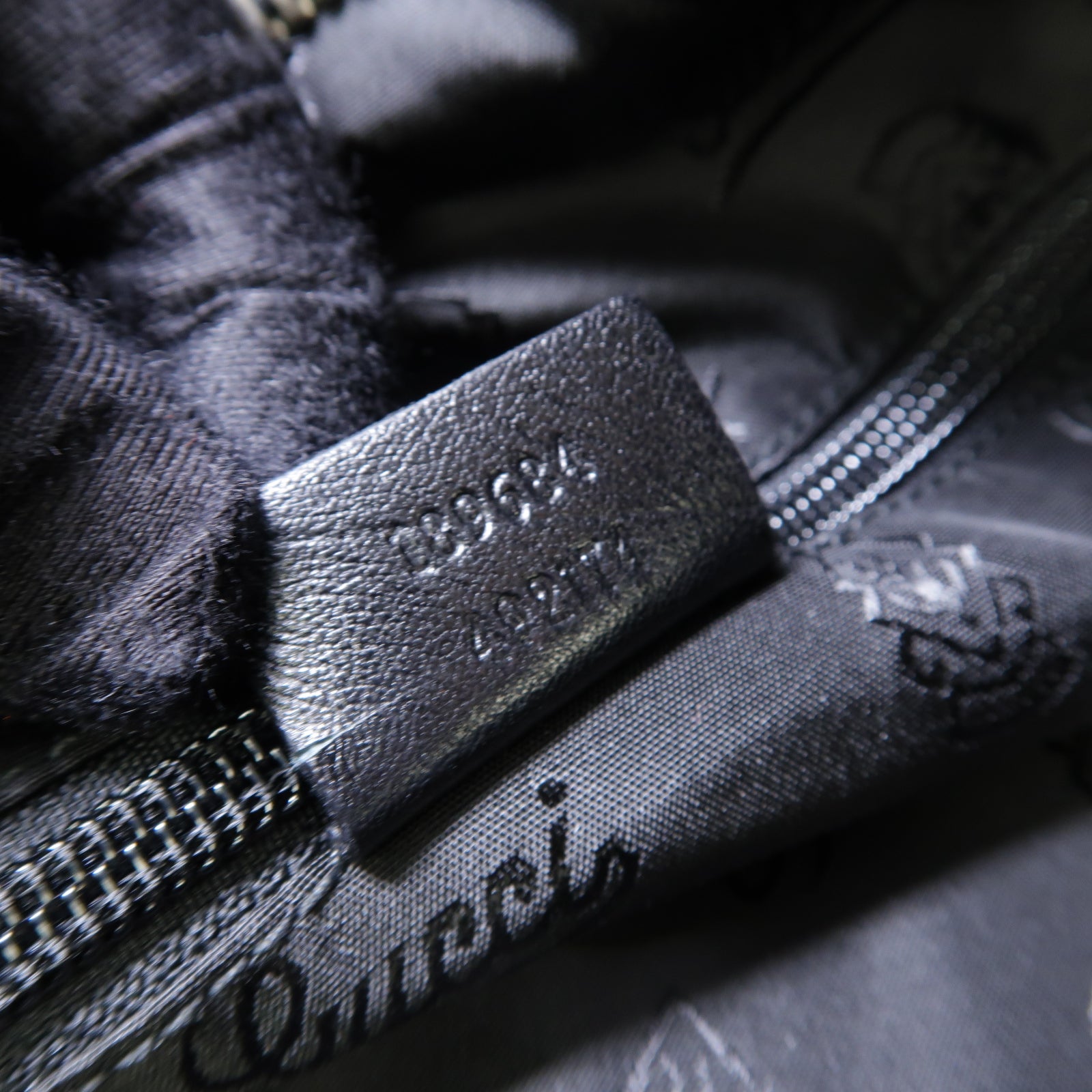 GUCCI 【激減優惠】牛皮皮革Shoulder Bag銀扣肩背袋黒色