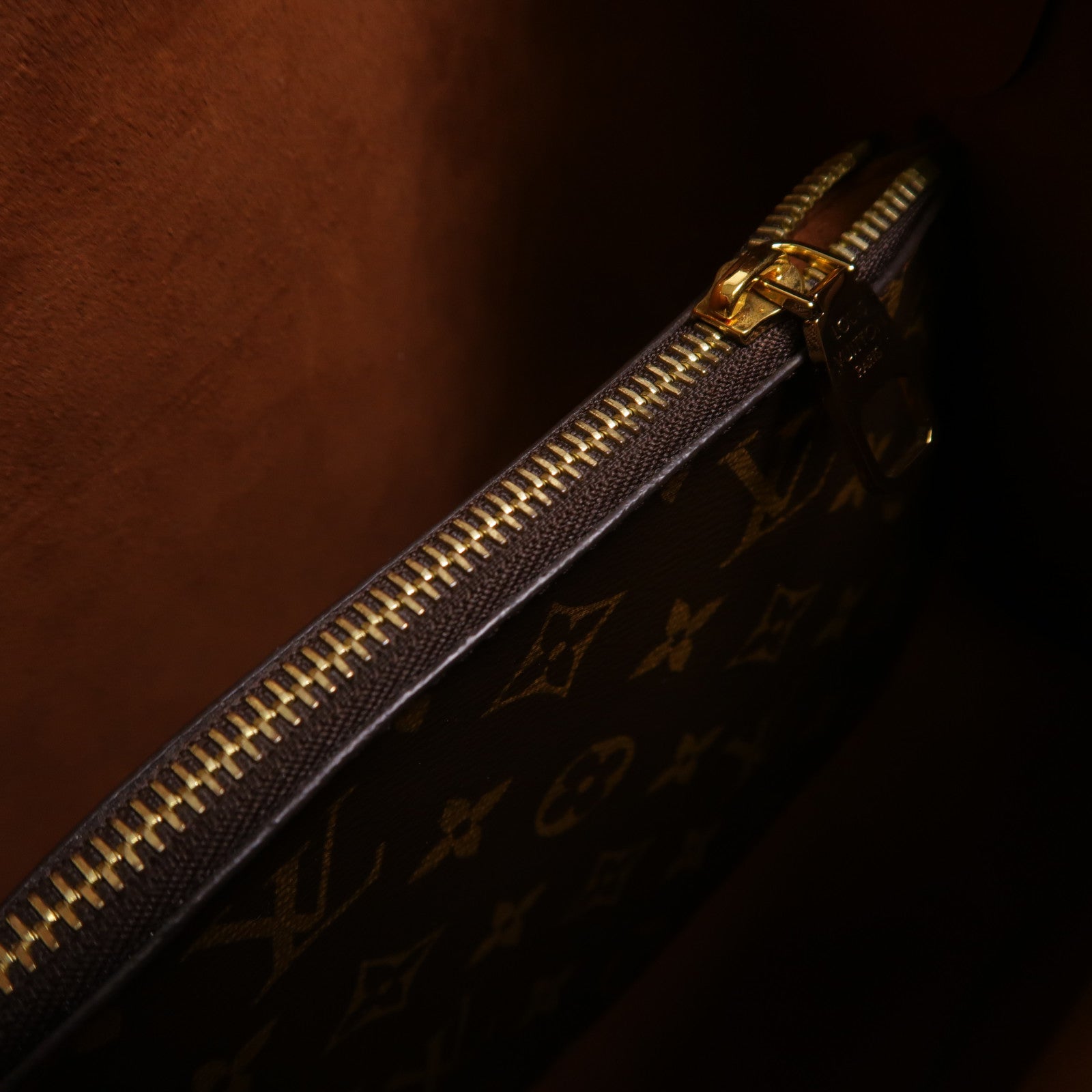 LOUIS VUITTON Monogram NeoNoe MM金扣肩背袋棕色