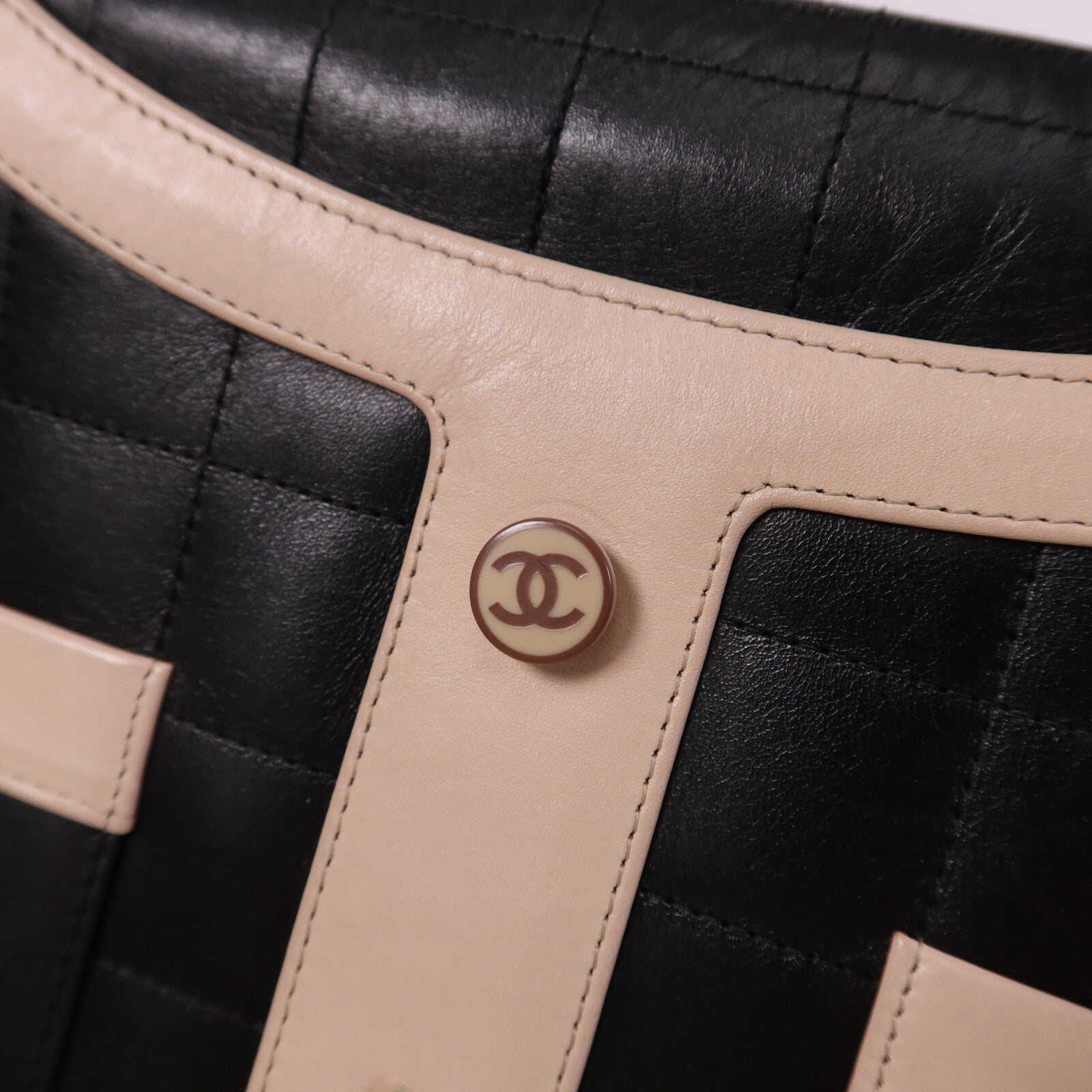CHANEL 【激減優惠】牛皮皮革Mademoiselle Jacket Bag金扣肩背袋