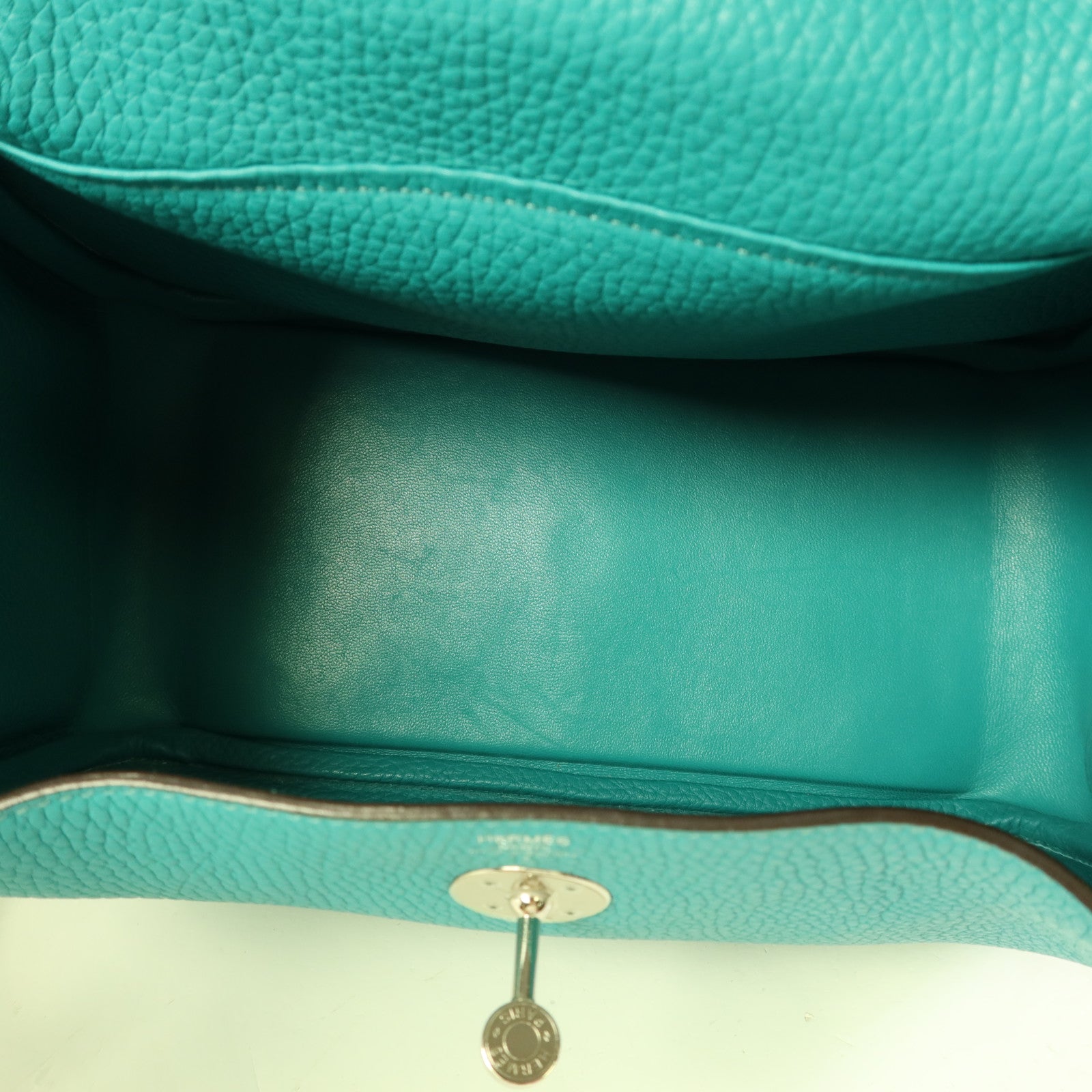 HERMES 【激減優惠】Clemence皮革Lindy 26銀扣手挽肩背兩用袋Bleu Paon