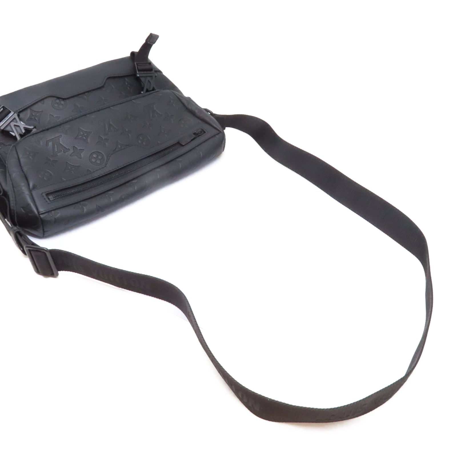LOUIS VUITTON Monogram Shadow Messenger Voyager 肩背袋黑色