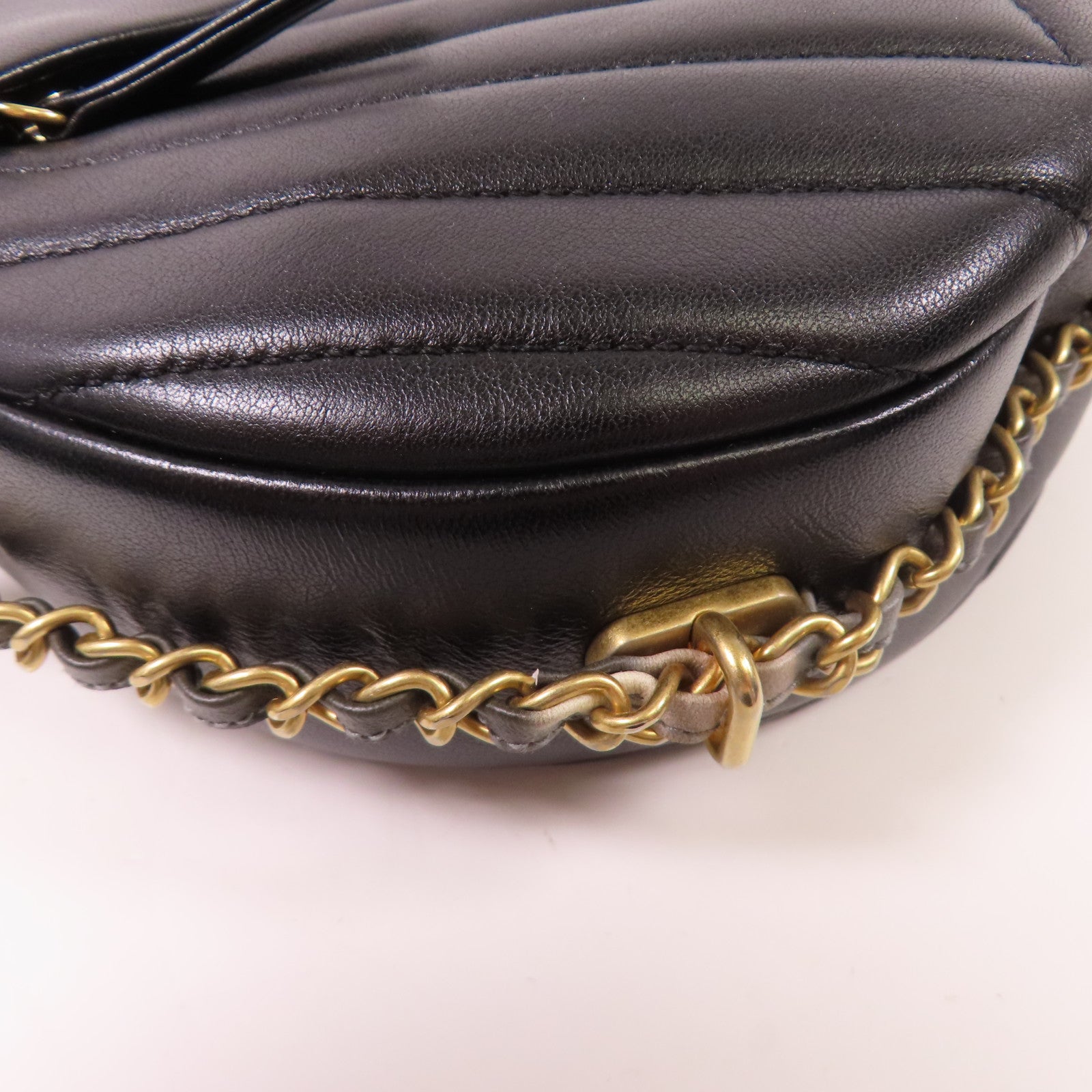 CHANEL 牛皮皮革Shoulder Bag金扣鏈帶肩背袋