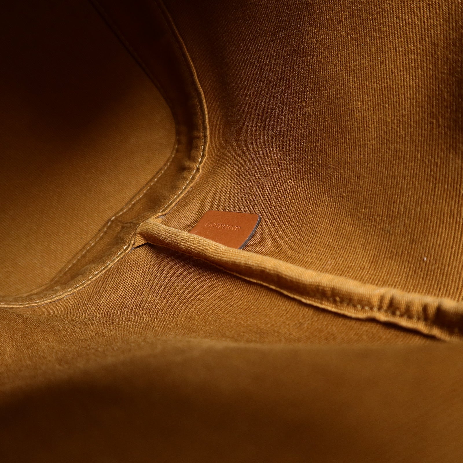 CELINE 塗層帆布Triomphe Bucket Bag Small肩背袋