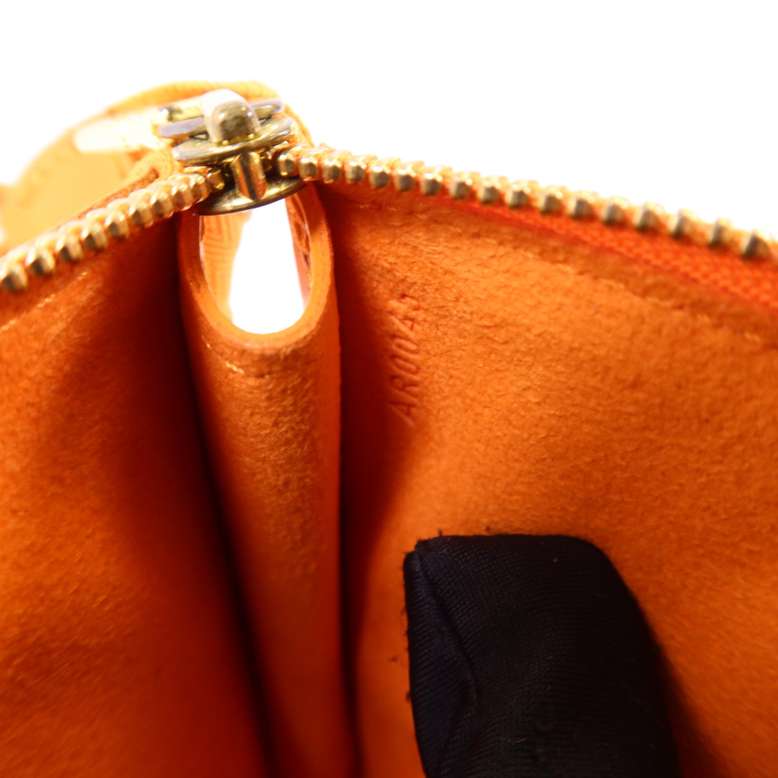 LOUIS VUITTON Epi Pochette Accessoires金扣肩背袋