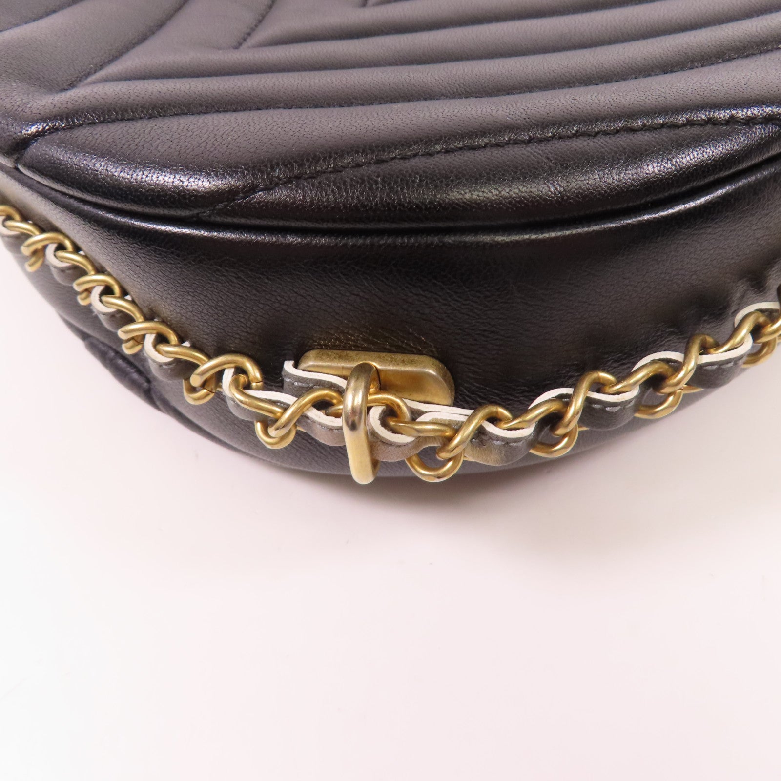 CHANEL 牛皮皮革Shoulder Bag金扣鏈帶肩背袋